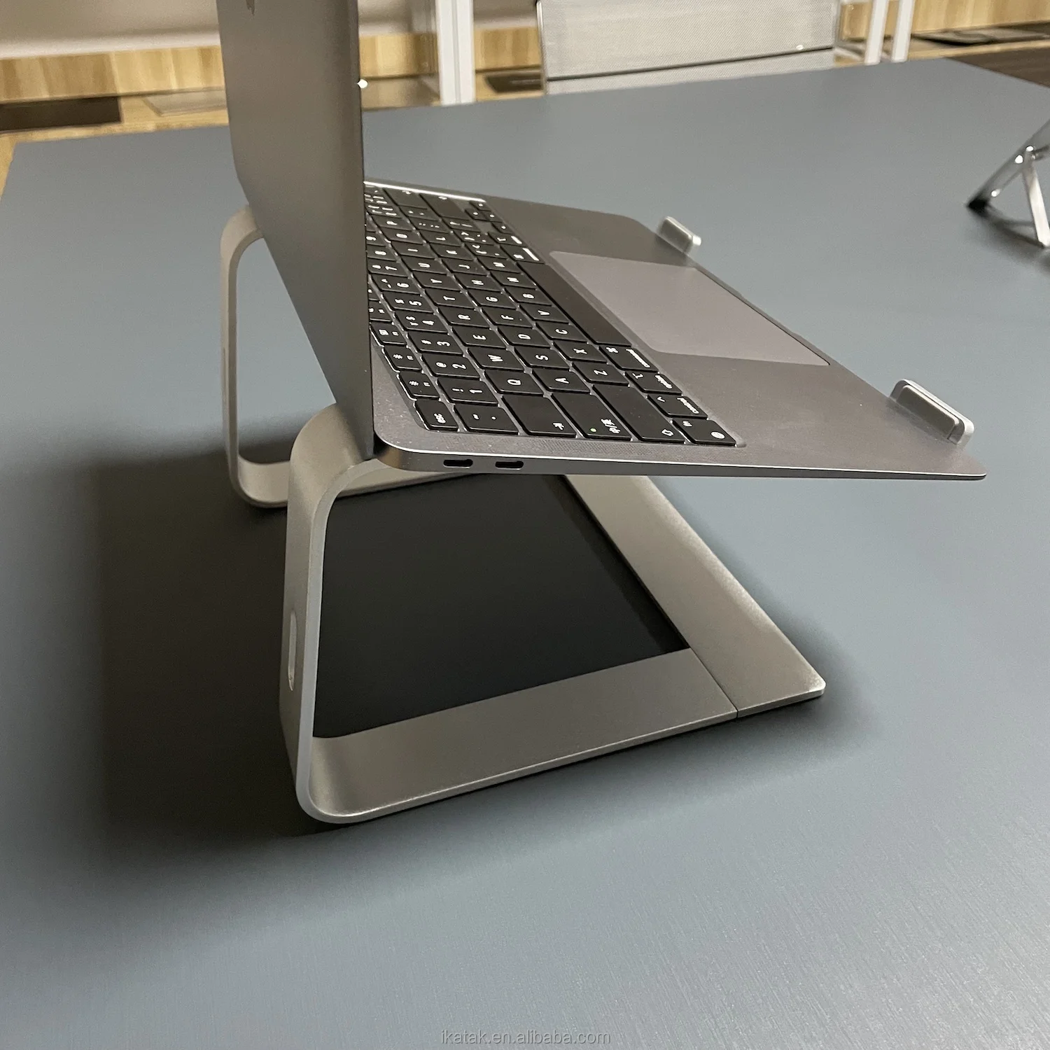 IKATAK Ergonomic Aluminum Detachable Notebook Mount Holder Laptop Stand