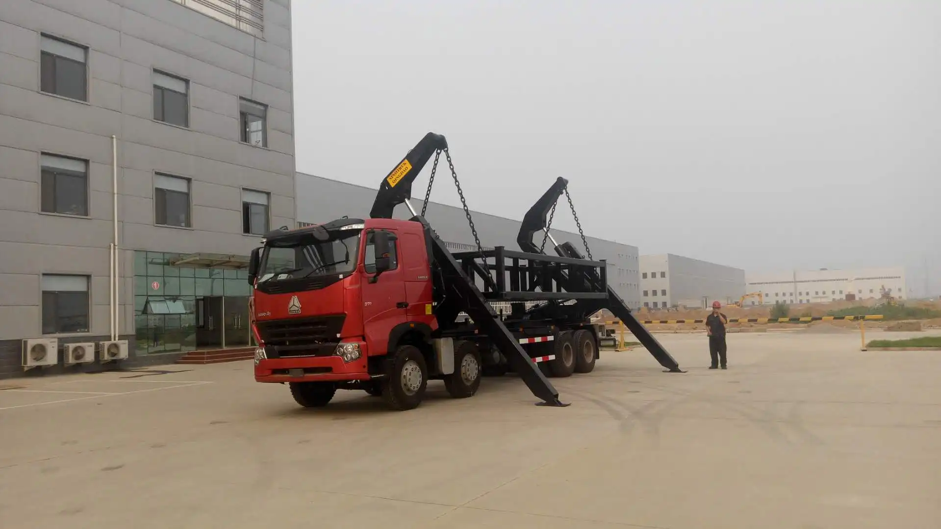 SELF  LOADING & UNLOADING  20ft/40ft container side loader trailer