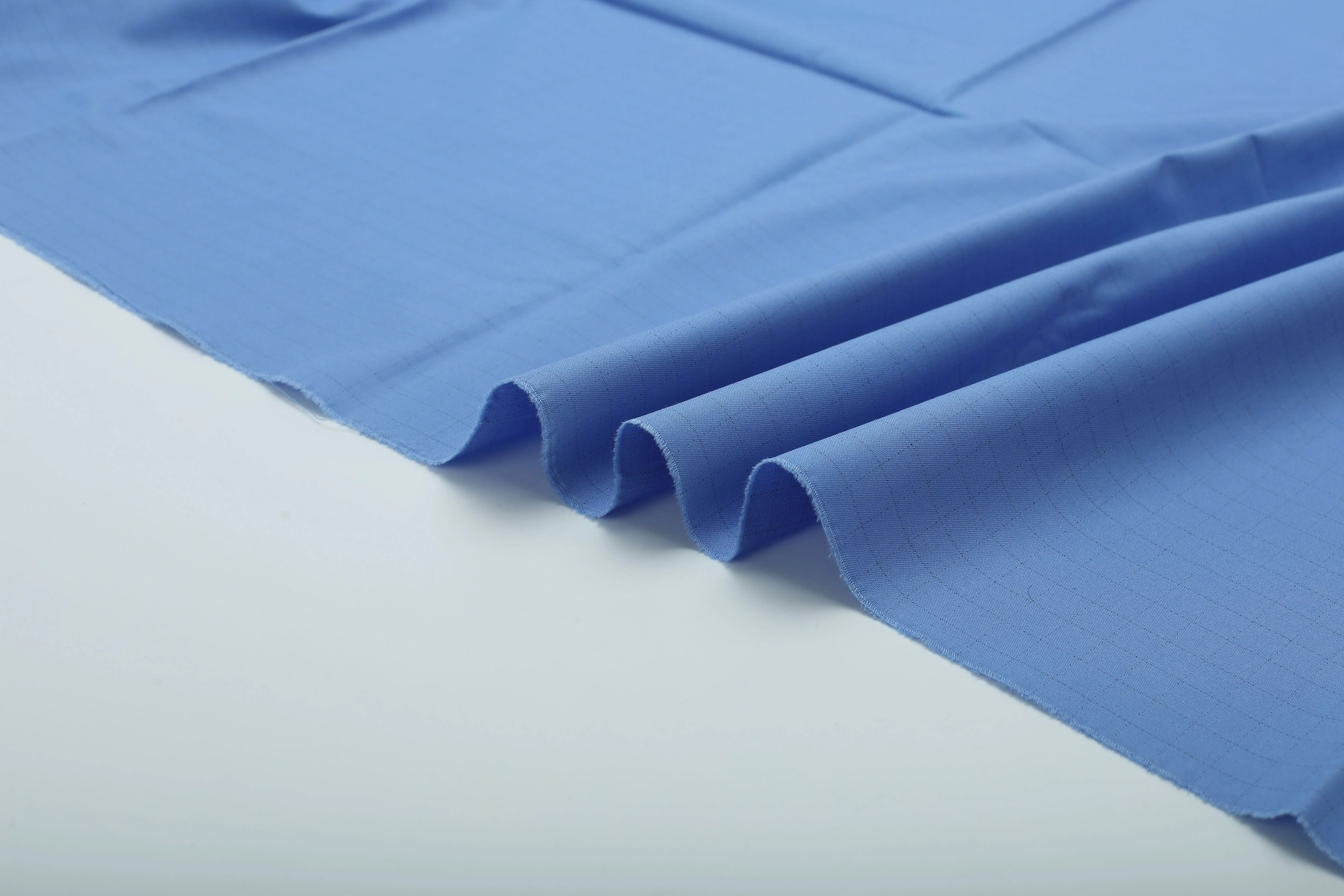 60% Cotton 40% Polyester Rip-Stop Twill Fabric in Ligdark Grey for Uniforms Suits Dresses Bags