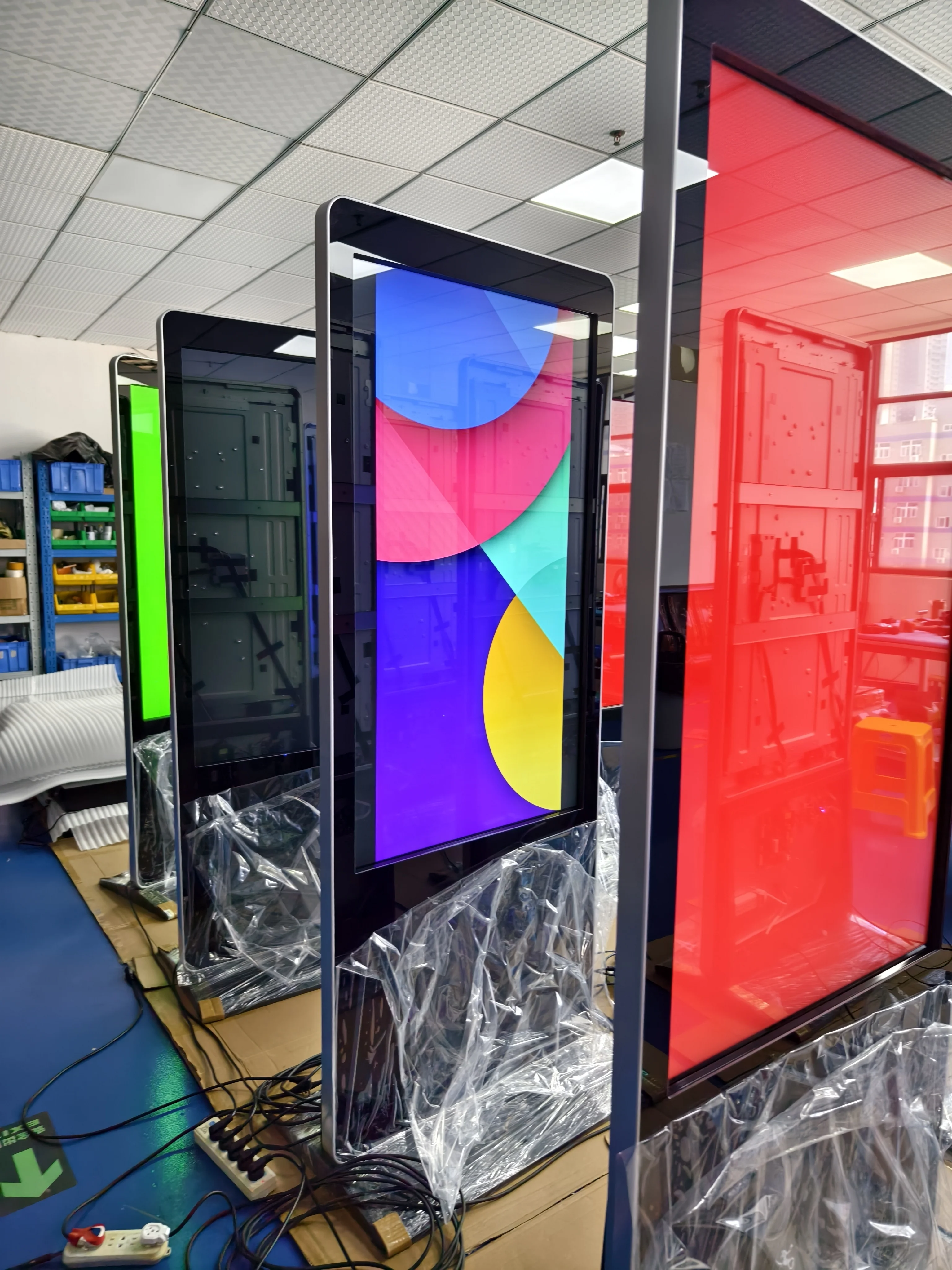55 Inch Touch Screen LCD Display Interactive Information Inquiry LCD Digital Kiosk For Me Hotel Supermarket Advertising