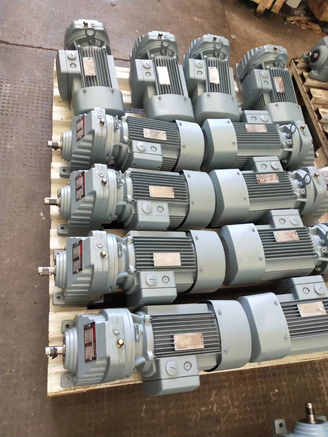 117N.m helical reduction gearbox RX87 320rpm geared electric motor for 4kw helical gear