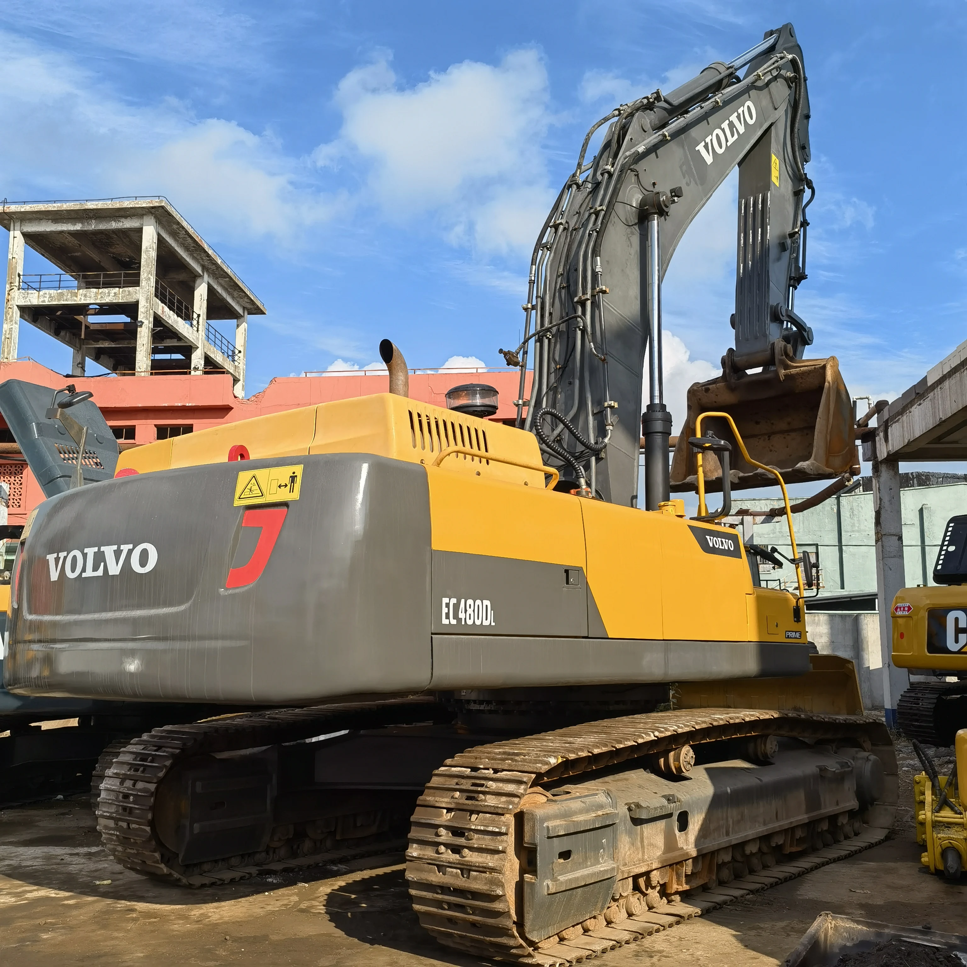 Hot Sale Second Hand Crawler Construction Machine Volvo 480 Construction Equipment Excavator Sale in Shanghai