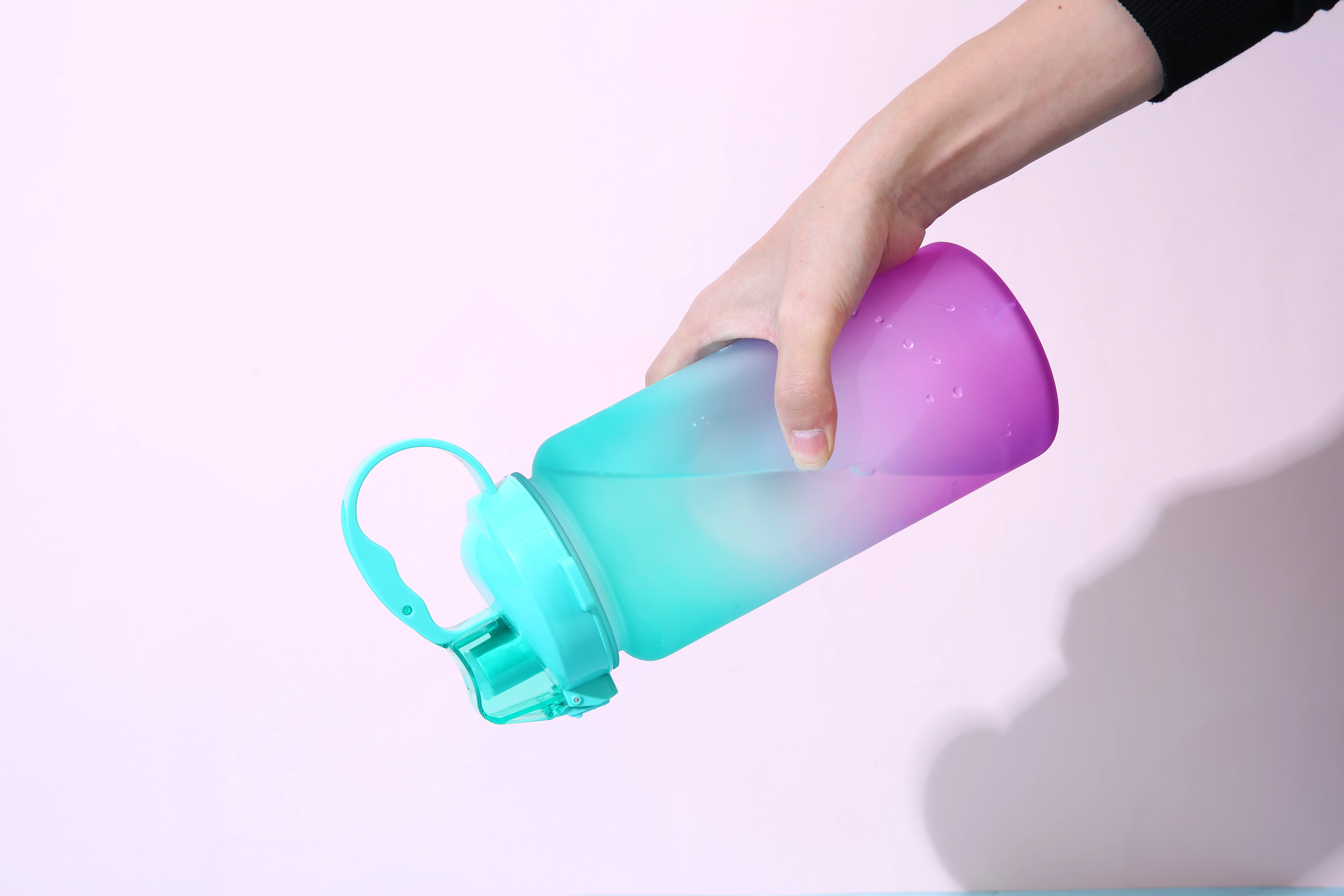 2 Liter Custom Logo Motivational Water Bottle Gym Sports BPA Free Plastic Water Bottles