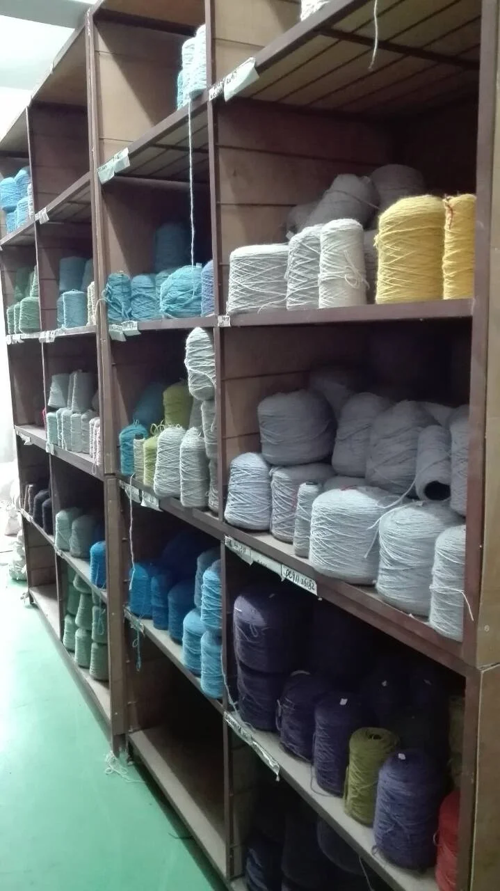 Хлопчатобумажная гребенная пряжа Прошивная шерстяной пряжи 380/1 Tex 2 6 нм