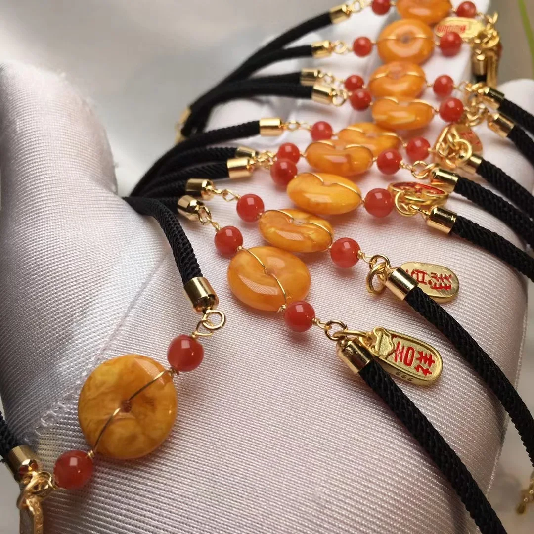  Hot Sale Natural Jade Oriental Peace Buckle South Red Beads Charm Bracelet Factory