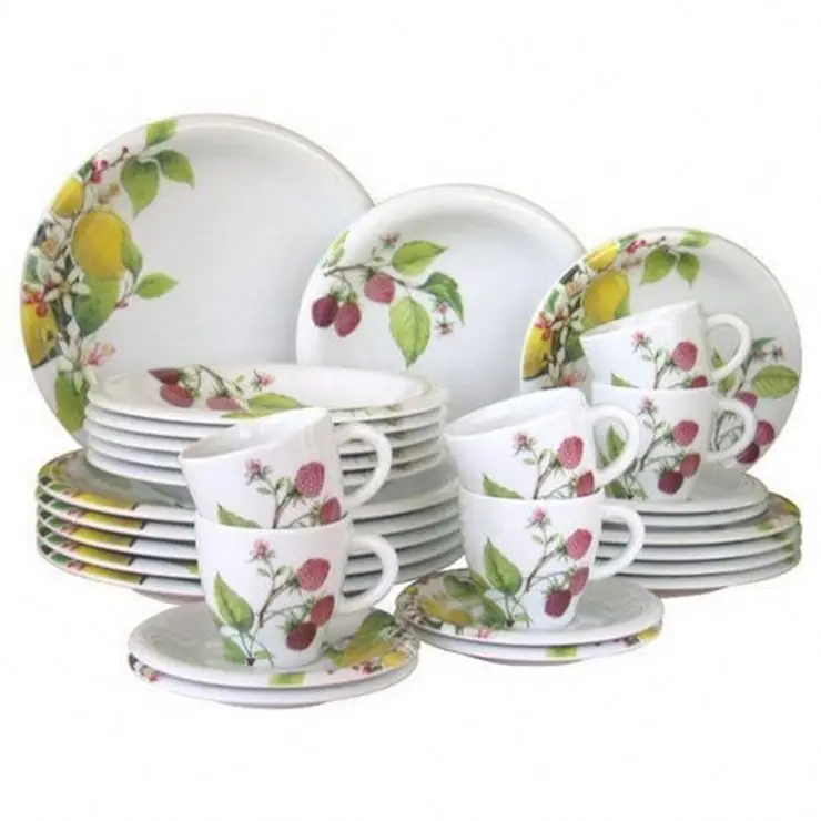 Cute strawberry pattern ceramic tableware set high quality ceramic dinner set of 16 pieces