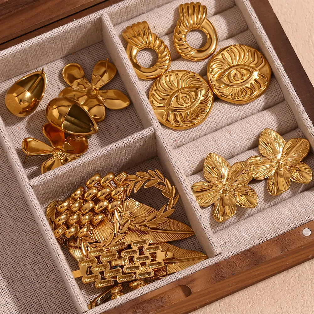 Dr. Jewelry INS Style Vintage 18K Gold Plated Stainless Steel Delicate Water Drop Flower Stud Earrings for Women Gift Jew elry