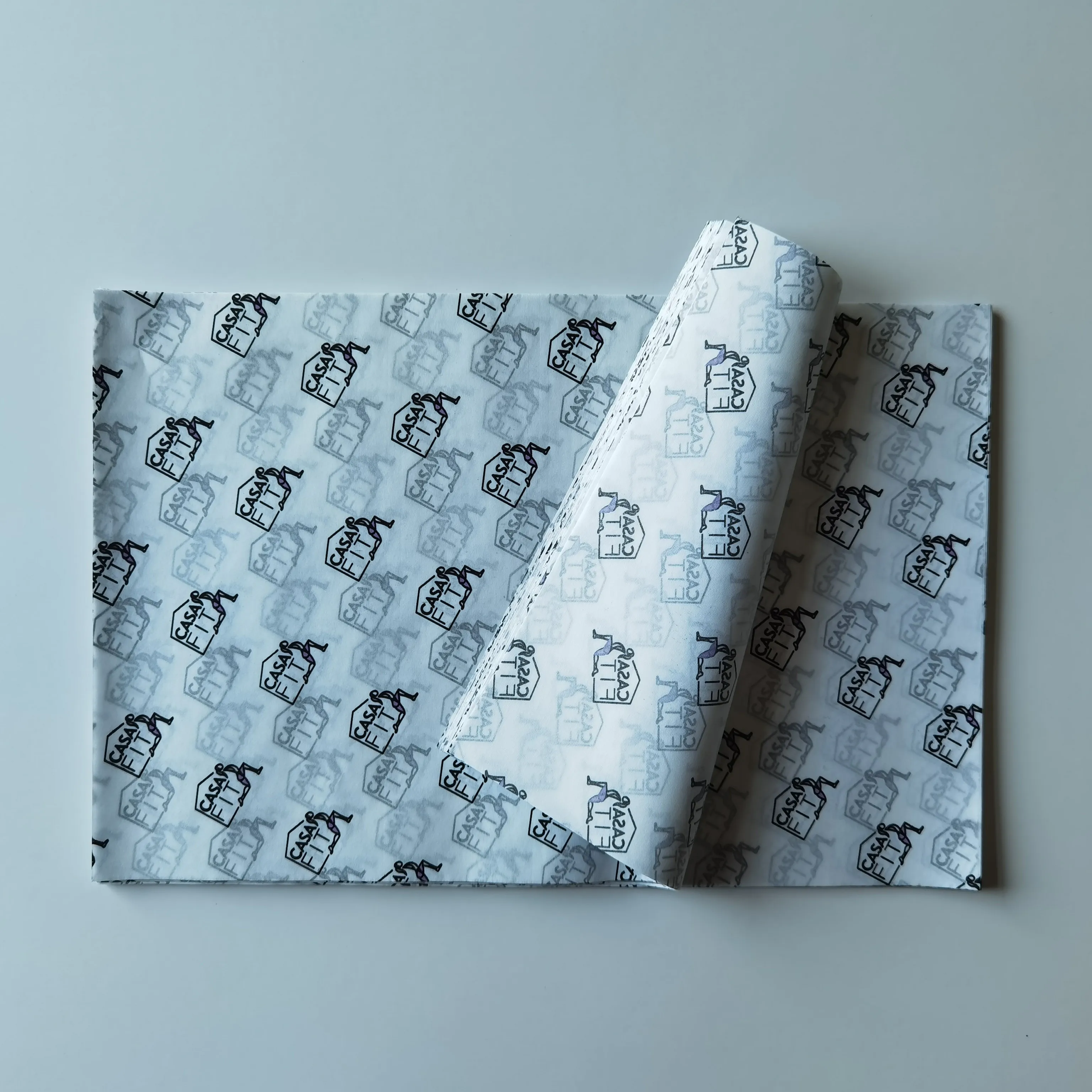 Оптовая продажа, индивидуальный дизайн, упаковка из крафт-бумаги для упаковки одежды