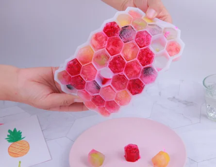 DIY custom silicone ice cube trays molds silicone 37 pieces honey comb ice with lids