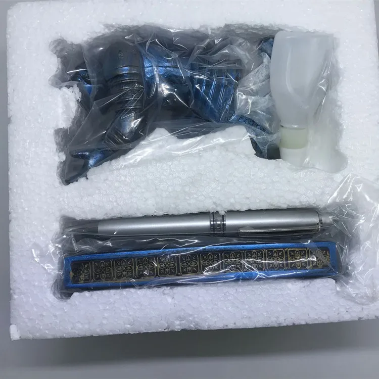 
Kids Pencil Holder Resin Soldier Organizer Pen Stand Office Supplies Desk Accessories Creative Executive Knight Pen Holders 