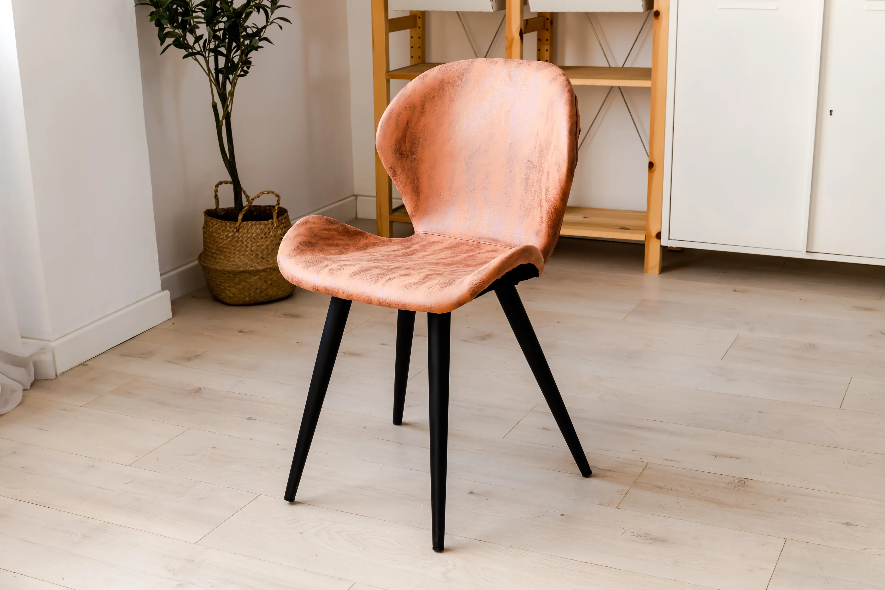 
Top Wholesale luxury dining room furniture multicolor dining chairs with durable legs 