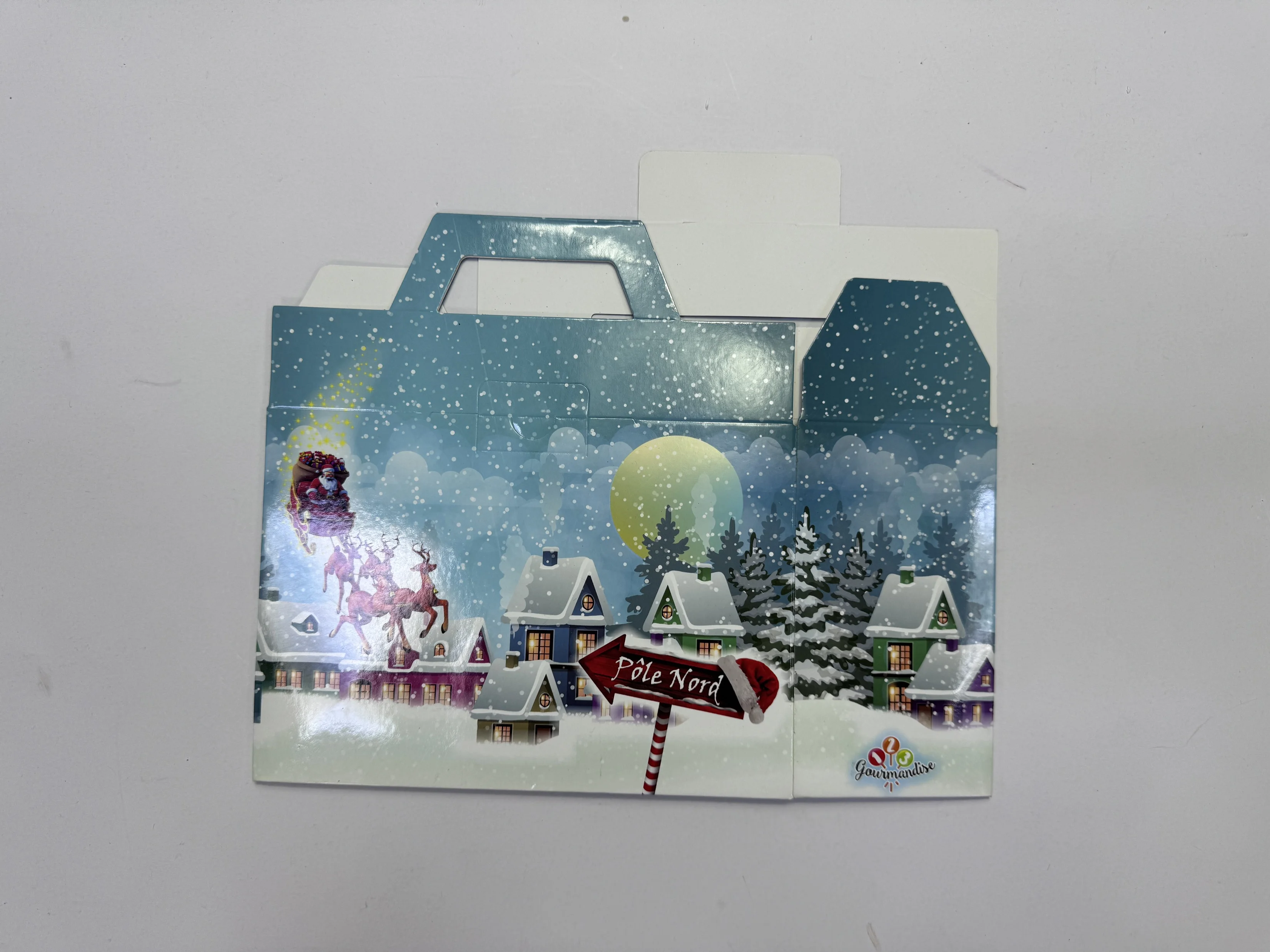 Custom Logo White Paper portable Packaging Gable Carton Gift Box With Handle