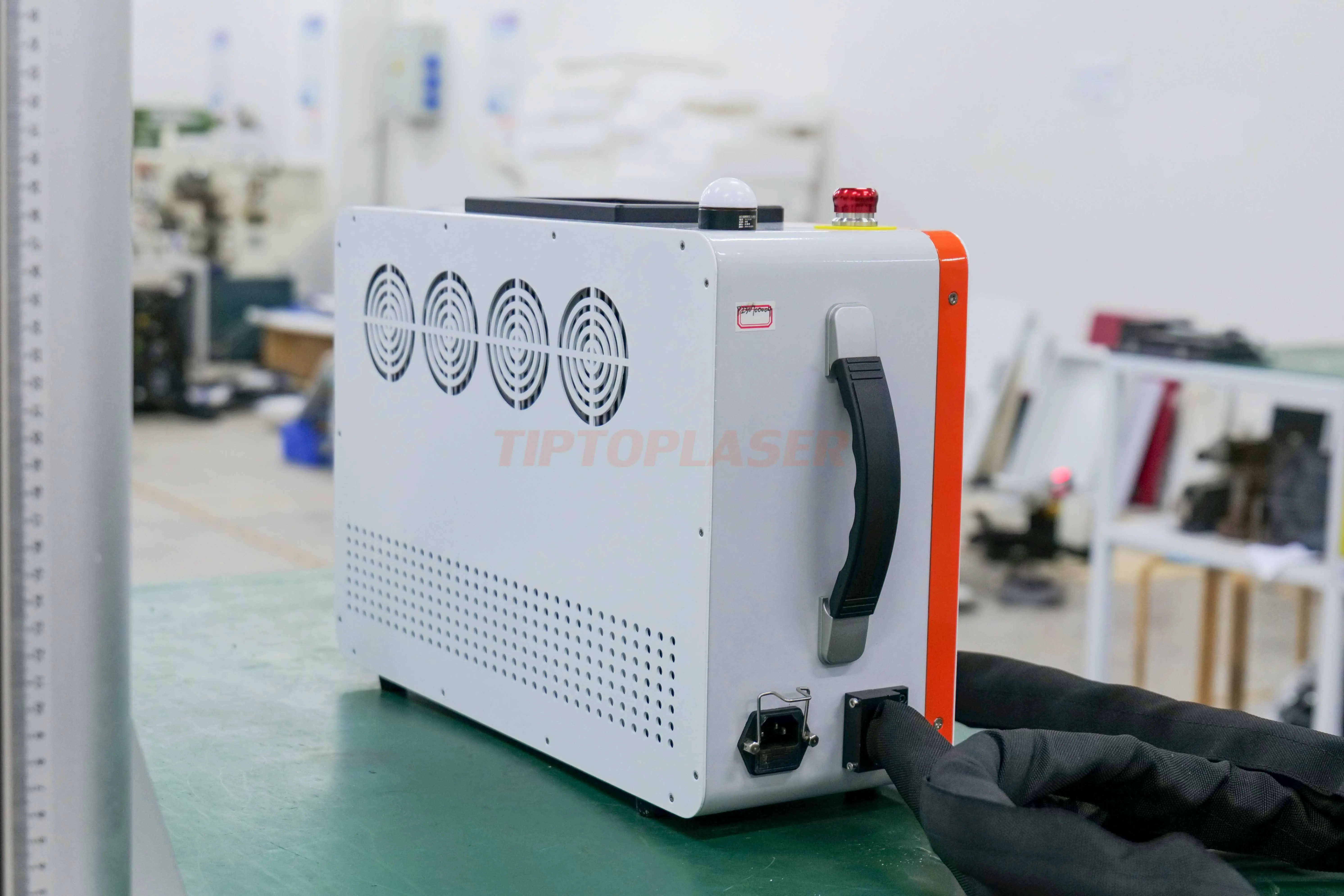 Gaussian laser beam 100w 200w wood furniture paint cleaning advice Raycus laser rust paint costing pulse laser Cleaning machine