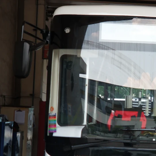 China Factory Direct Sales Parts For Yutong Bus Side View Auto Mirror Electric Kw370 Rear View Mirror For 6-8 Meter City Bus