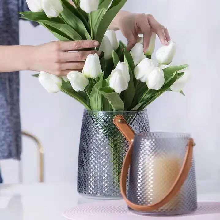  2021 Best Sell Lattice Nordic Glass Vase For Home Decor Crystal Flowers With The Leather Handle Tabletop