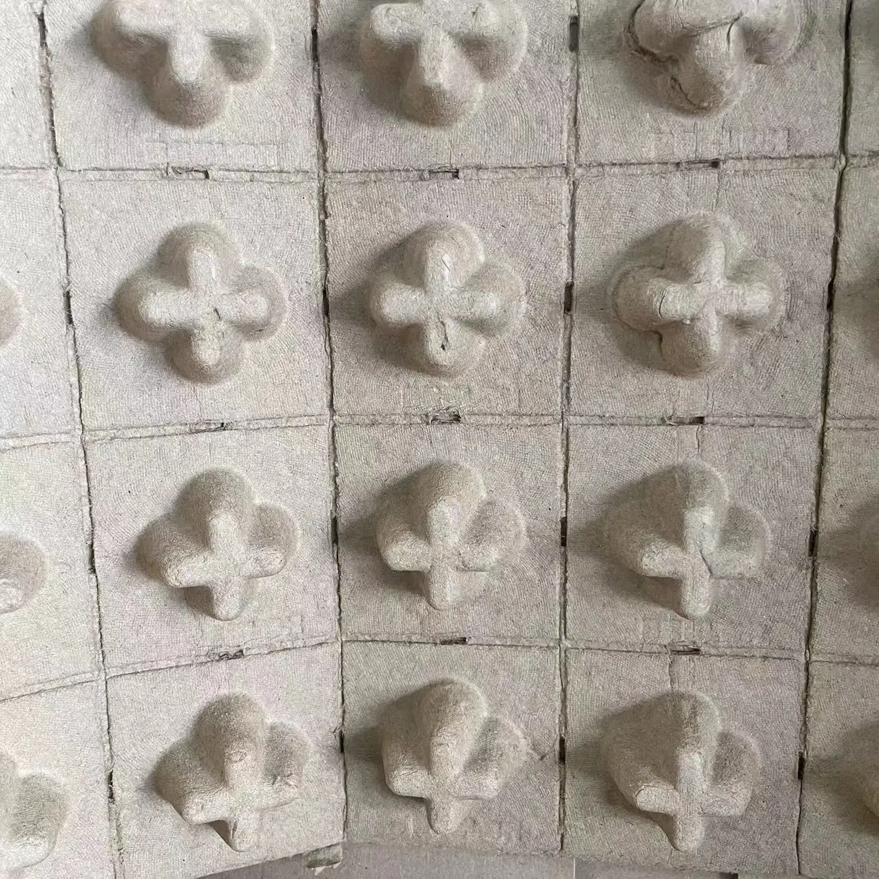 Manufacturer customised molded pulp insert trayprotective  shipping cushion eco friendly kraft paper box packaging insert