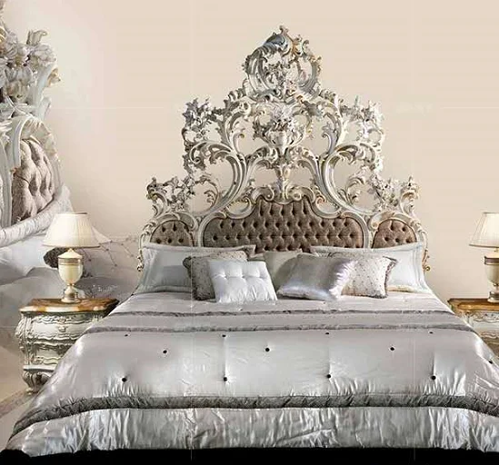 European Italian classical antique wood royal king size bedroom set