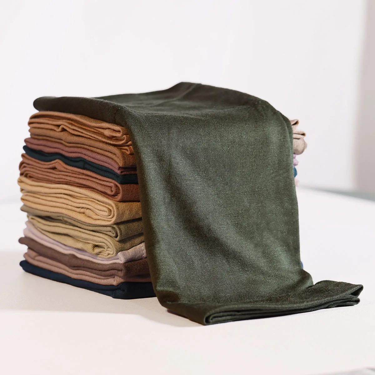 Zandy OEM & ODM мусульманский Дубай хиджаб оптом мини плиссированный шифоновый креп-шарф квадратной длины модальный материал для летней моды