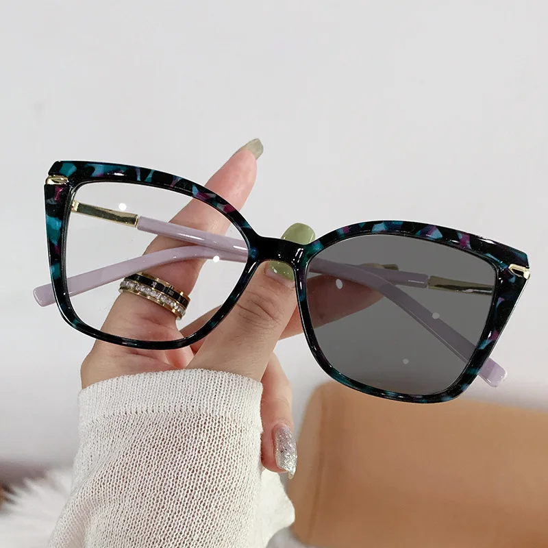 New Design Cat Eye Color-changing Eyewear Women Optical Frame Fashion Blocking Blue Light Glasses Female Photochromic Eyeglass