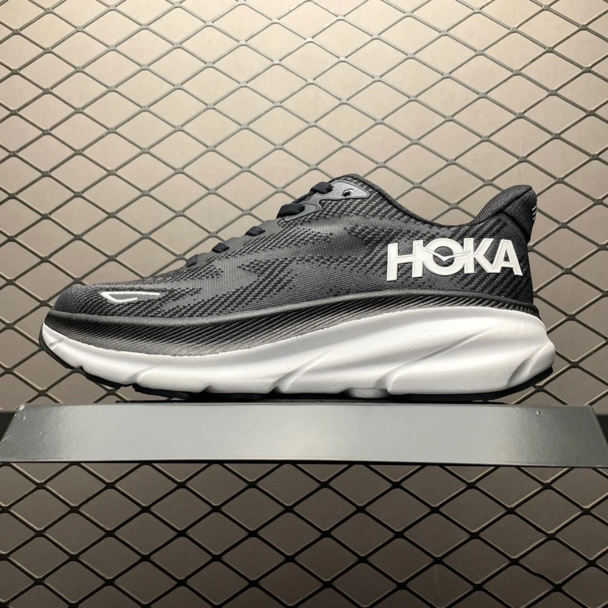 HOKAs Clifton9 Premium Running Shoes for Optimal Performance and Comfort