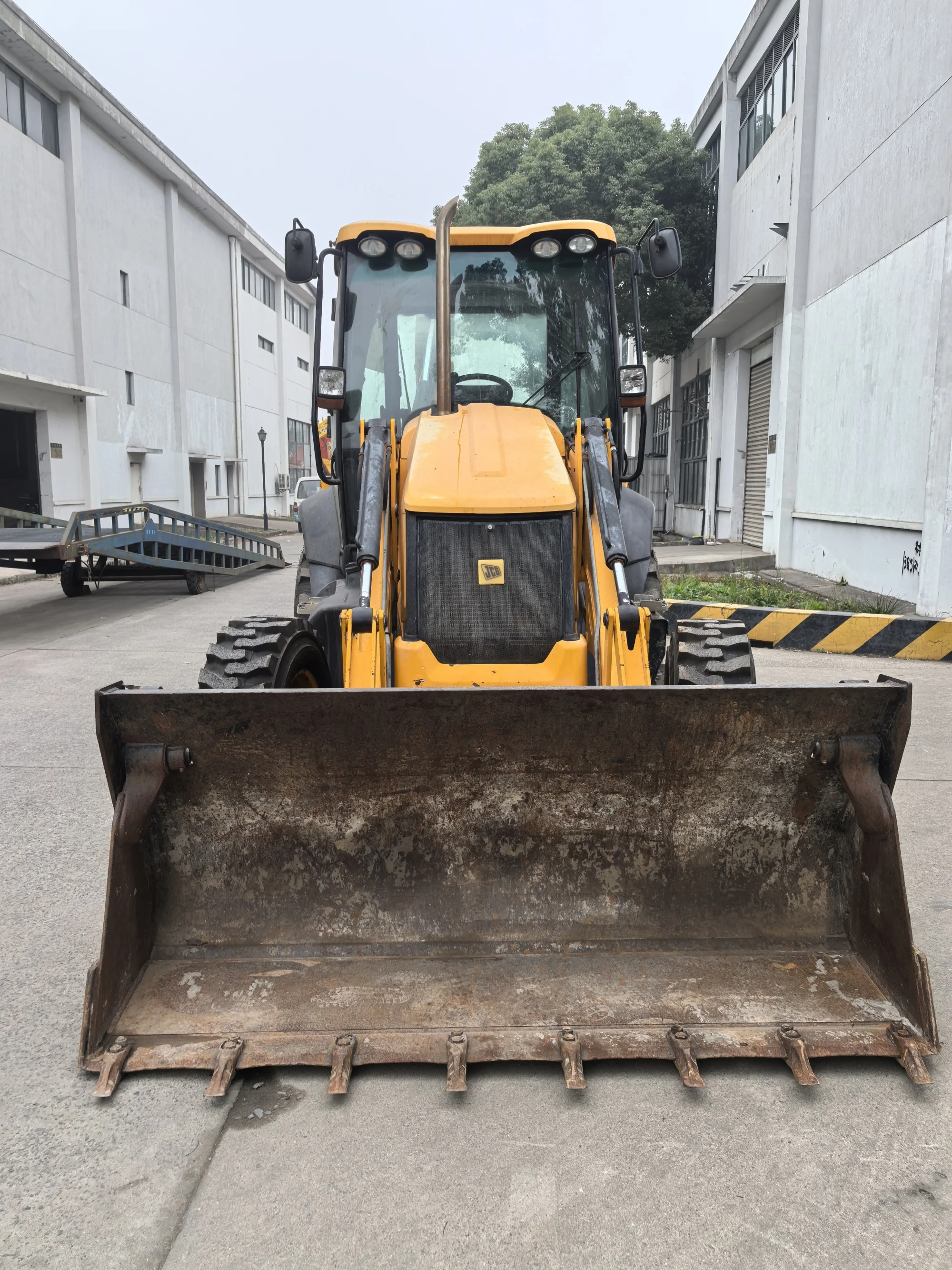 UK-Made JCB TLB Loader Digger Cheap Used 3CX 4CX Retro TLB Loader 3CX JCB Backhoe Loader with Core Engine & Motor Components