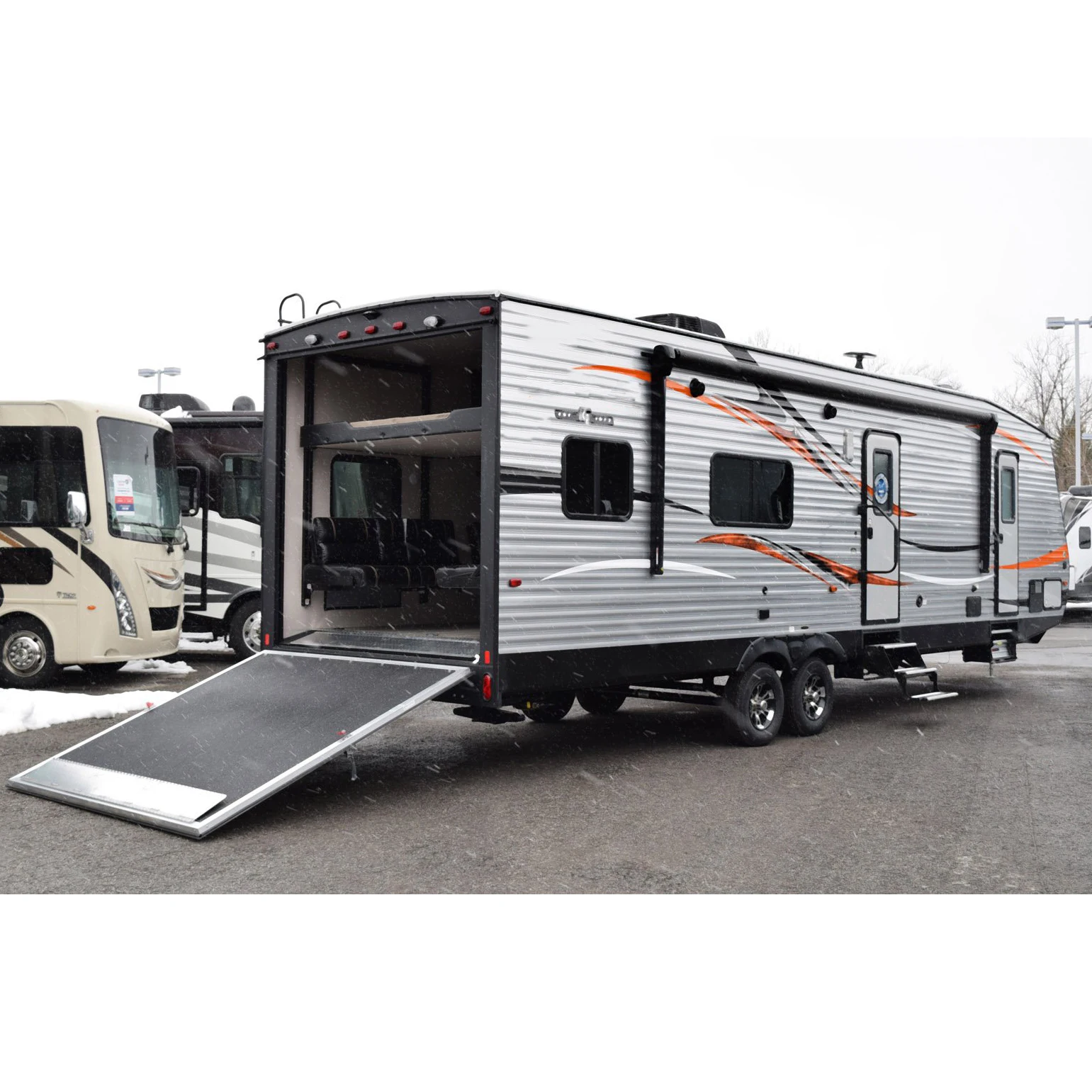 2019 симпатичная игрушка для кемпинга с боковым входом, буксировщик для 8 человек с центральной кухней/большие живые кватеры/2 оси