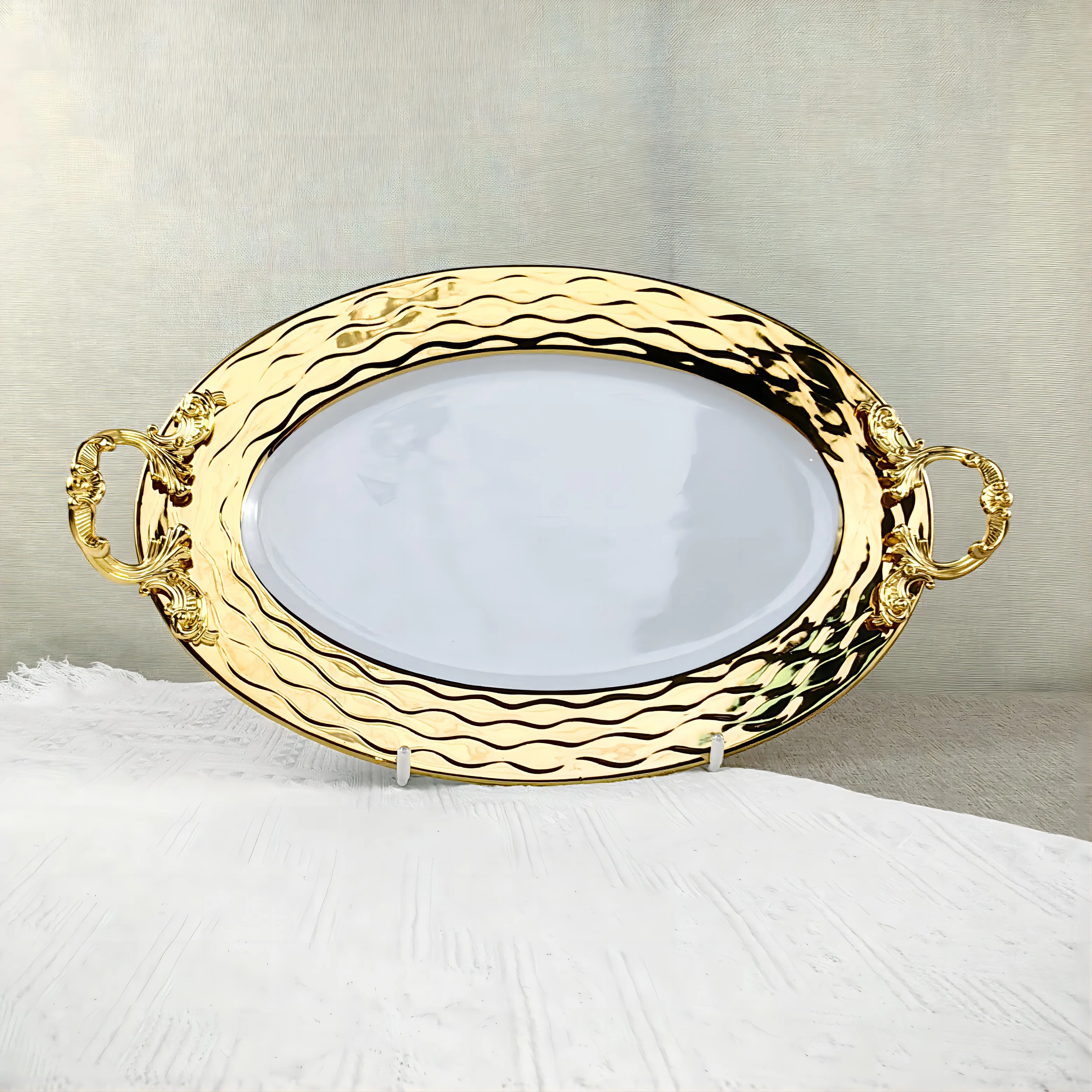 Custom factory wholesale high quality banquet luxury binaural prismatic design gold border dessert cake ceramic plate