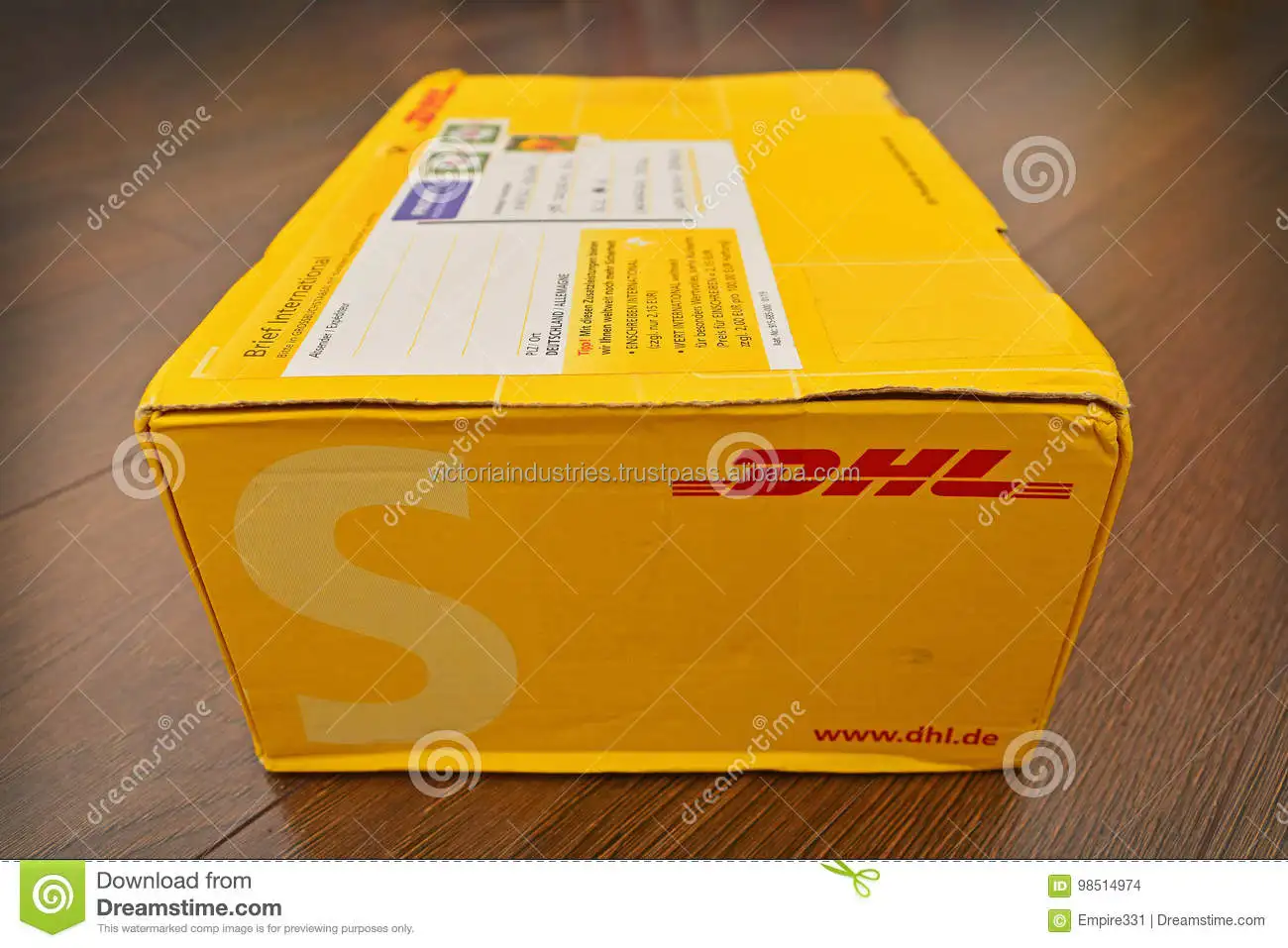 dhl-package-car.jpg