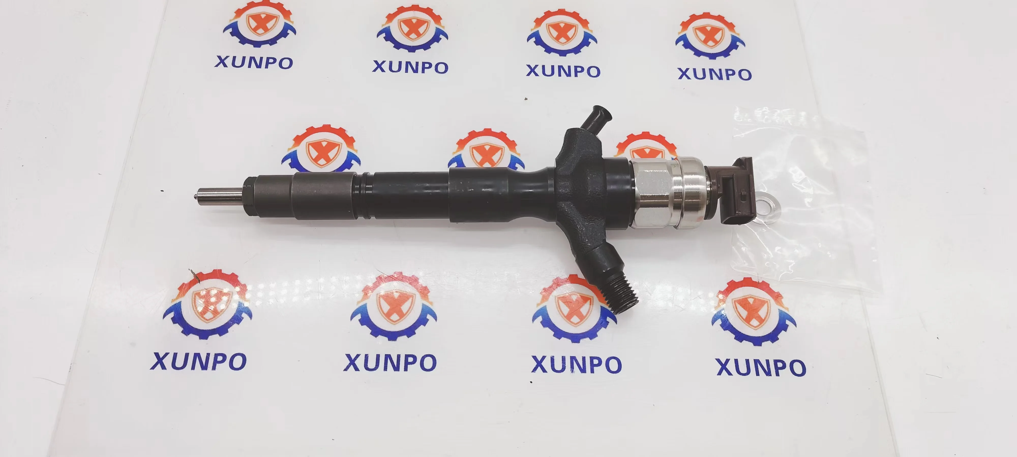 2KD-FTV D-4D 200 Engine Fuel Injector 295050-0810 23670-09380 23670-0L110 295050-0811 295050-0812