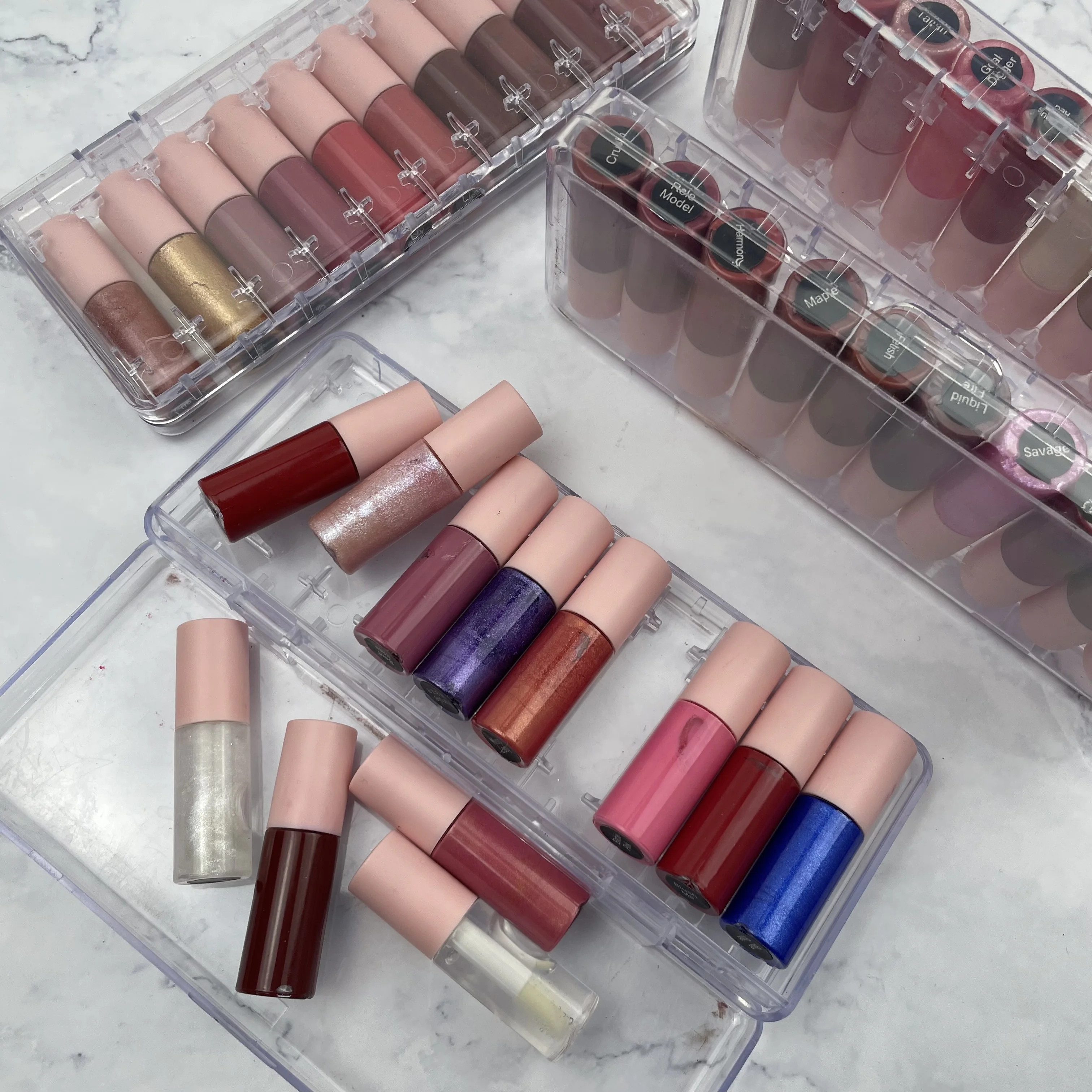 10pcs Luxury Suitcase Box Set 3ml Mini Lip Gloss Set Long Wearing High Shine Lip Gloss Kit Waterproof Nude Matte Lipstick Set