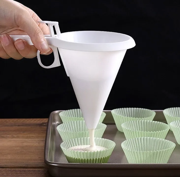wholesale Baking Tools Chocolate Pastry Mold Cookie Cupcake Muffin Cream Cake Funnel Batter Dispenser