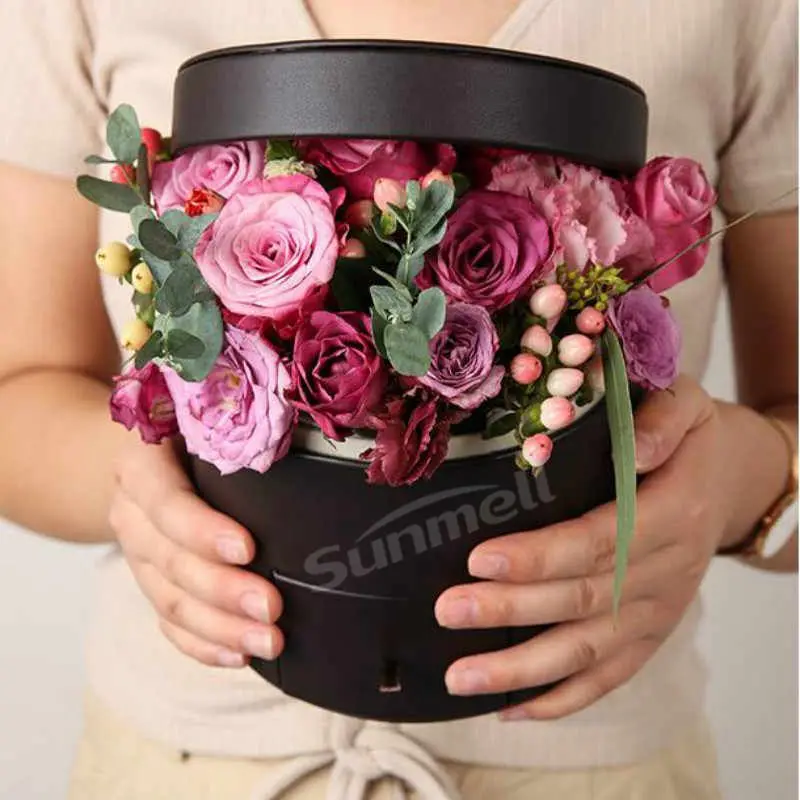 Luxury Gold Foil Roses Flower Packing Box Custom Logo Round Black Cylinder Flower Packaging Boxes For Gifts
