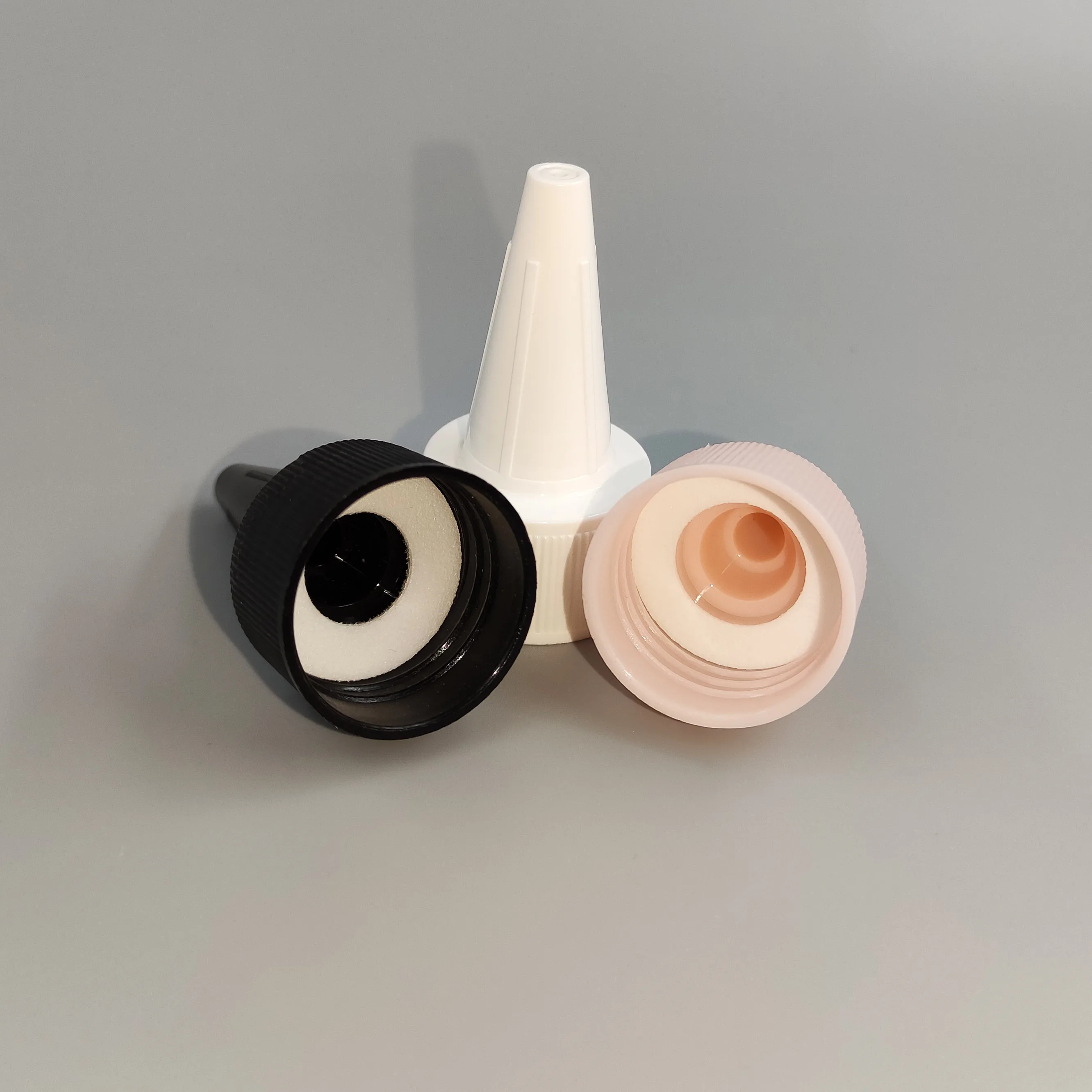 Customized color plastic nozzle 18/410 20/410 24/410 28/410 twist top cap plastic screw sauce bottle cap