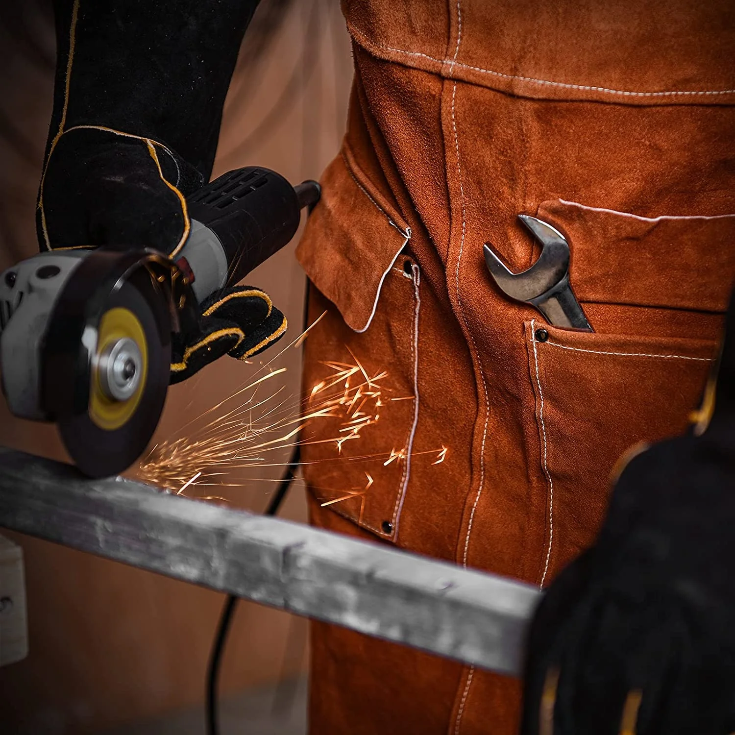 Swelder 2023 Leather Welding Work Apron Heat Resistant & Flame Resistant Bib Apron Flame Retardant Heavy Duty BBQ Apron