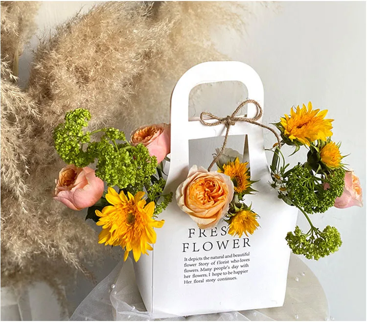 Fashional Waterproof Florist Bouquet Packaging Rose Sunflower Anniversary Gift Flower Carry Kraft Paper Bags