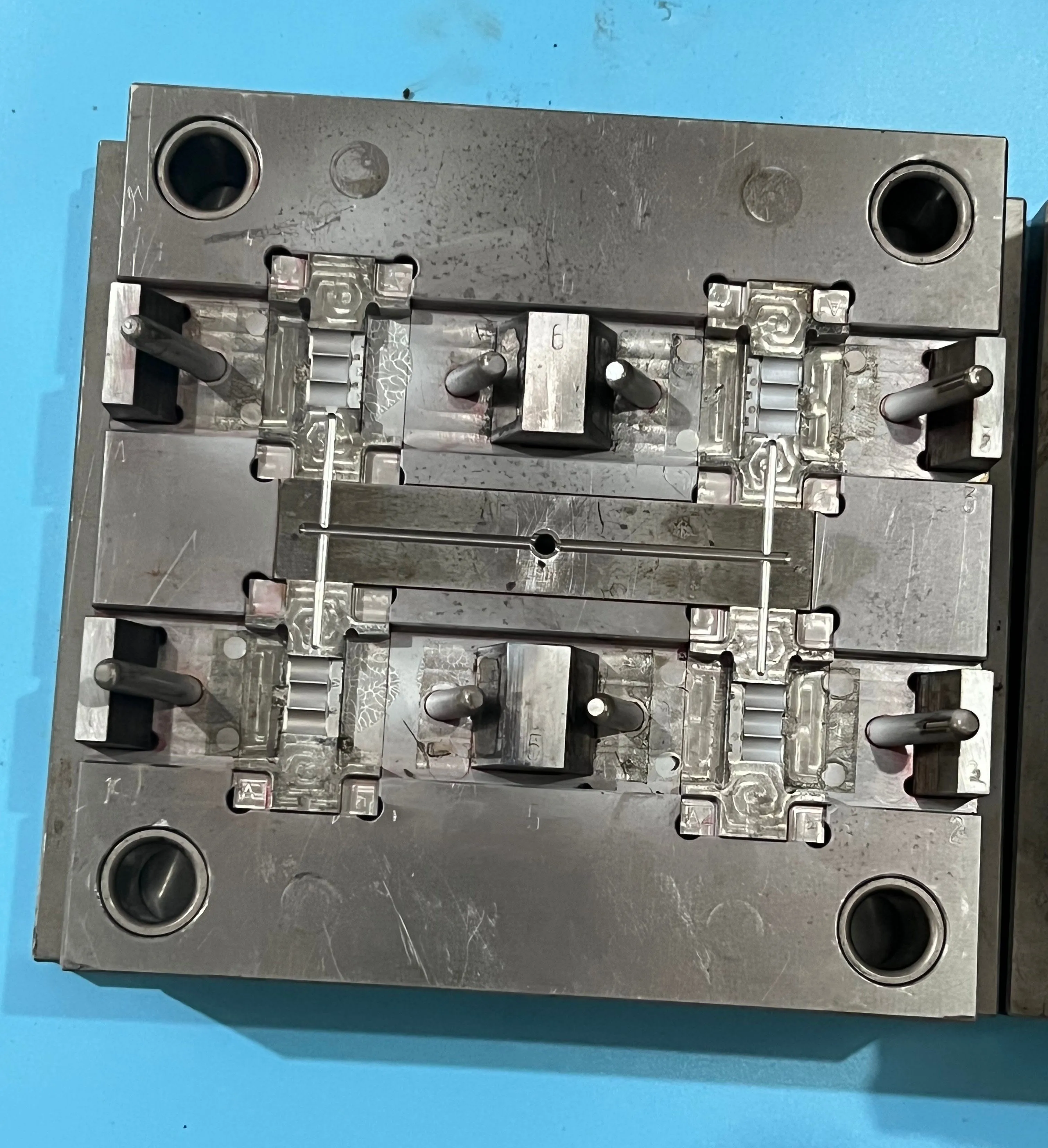Precision Injection Mold Plastic Injection Mold / Aluminum Mould Making Manufacturer Plastic Mould Die Maker