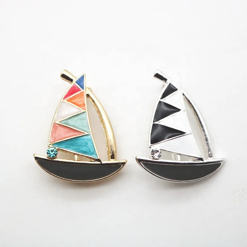 Delicate design sailboat badge custom metal decoration gift pin hot sale stock children present