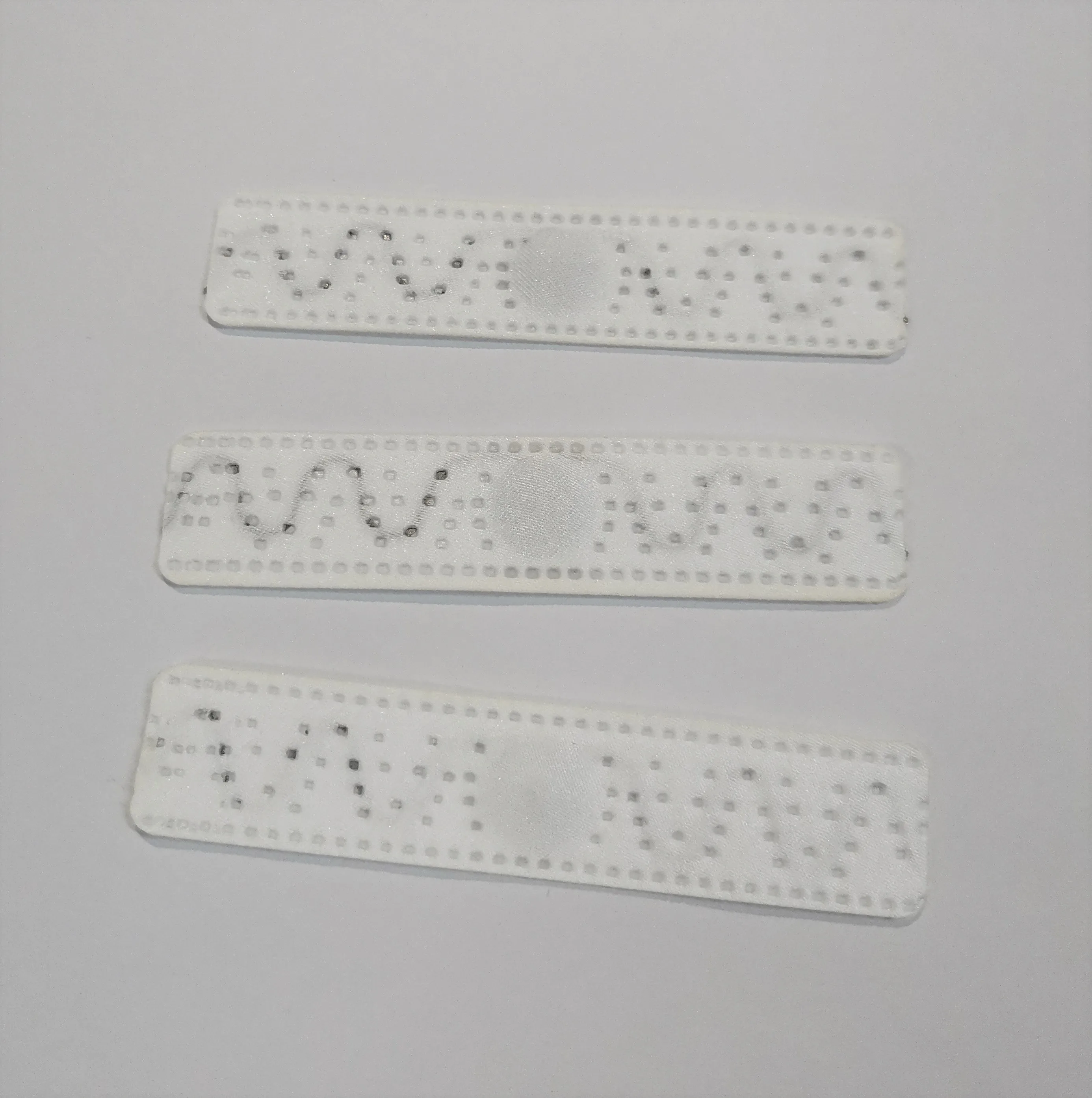 Ultra-Rugged UHF RFID Tags for Commercial and industrial Laundry Textile Management Tracking