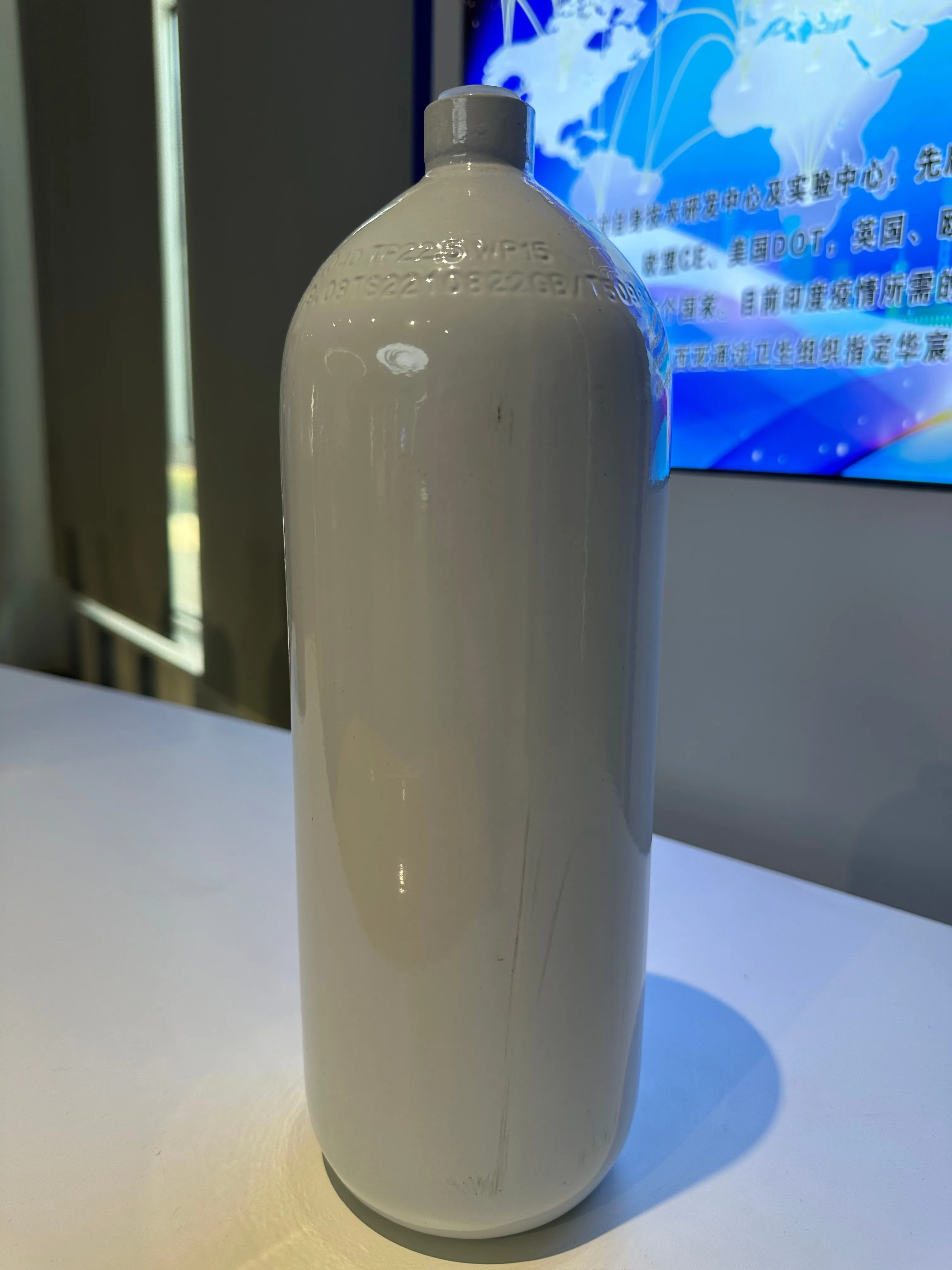 Gas Cylinders 40L-800L Seamless Steel Cylinder for Oxygen/Carbon Dioxide/Helium/Argon/Nitrogen/No2/air