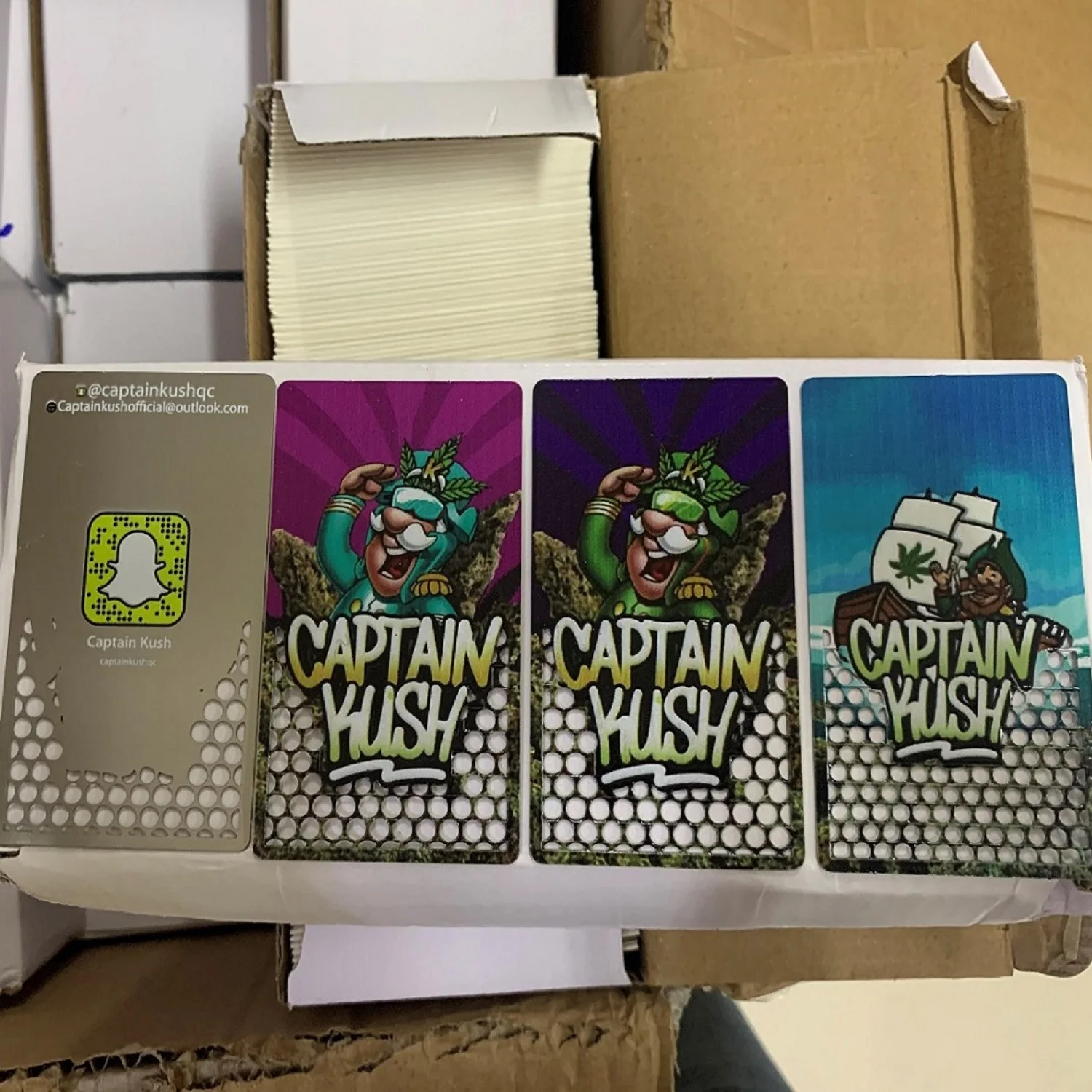 Decoration Company ID Metal Herb Grinder Card Custom Logo Custom Paper Sleeve Creative Stainless Steel Tobacco Cutter Card