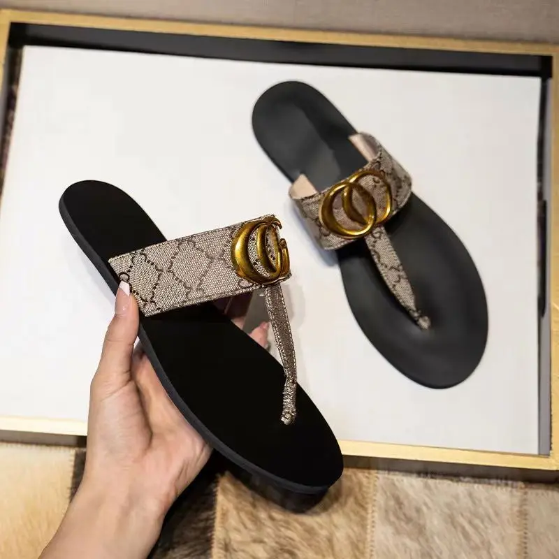 2024 Wholesale Women flat Sandals Luxury Shoes Summer Beach Designer Slipper Platform Flip Flop Sandals for women and ladies