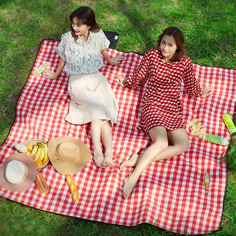Wholesale high quality oxford cartoon plaid outdoor travel camping  blanket picnic mat waterproof