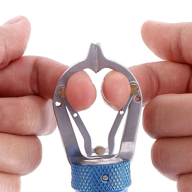 2019 Innovative design fishing lip grips portable fish lip gripper