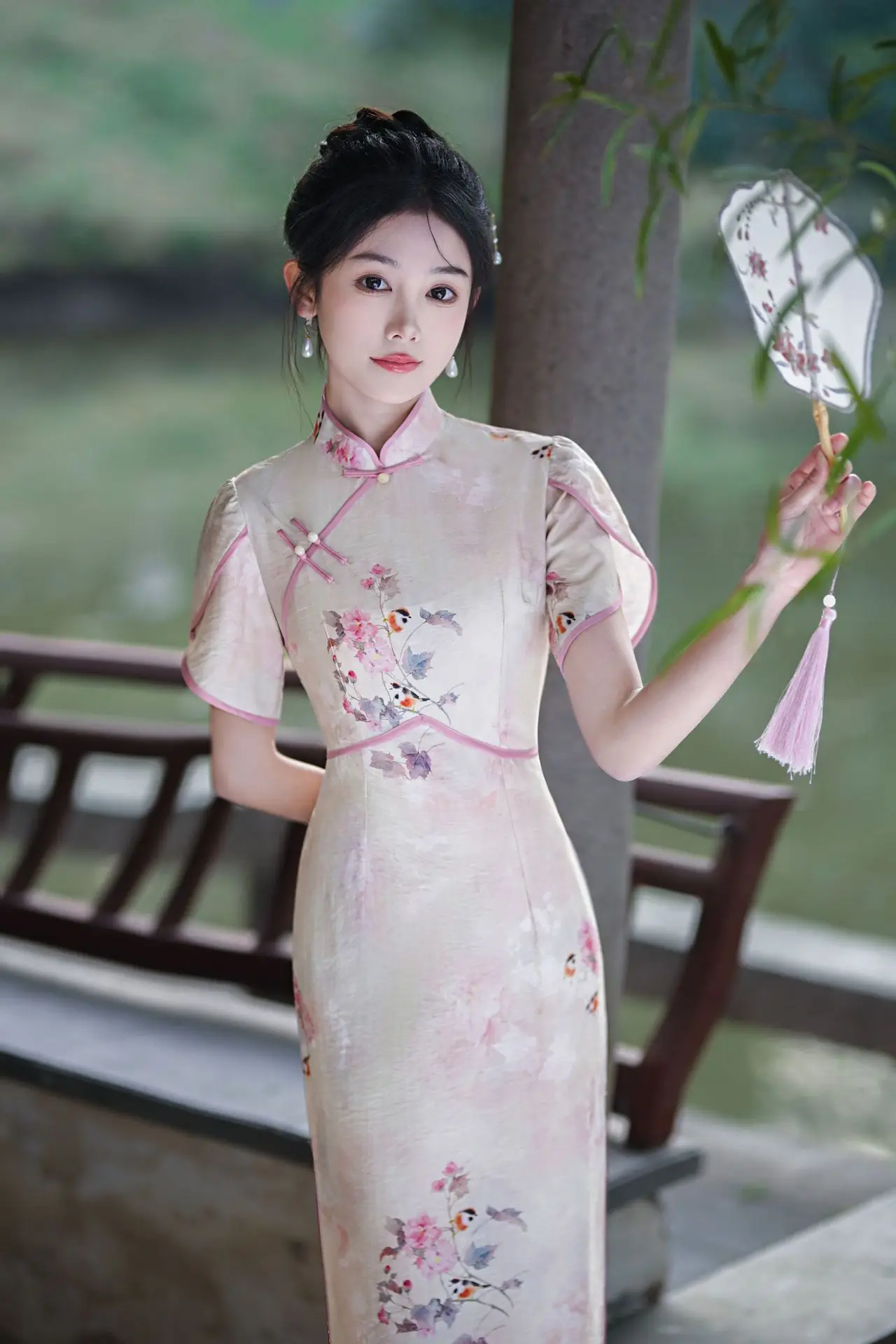 Modern Elegant Flattering Puff Sleeve Mid-Length Daily Modified Cheongsam Fashionable Beautiful for Adults