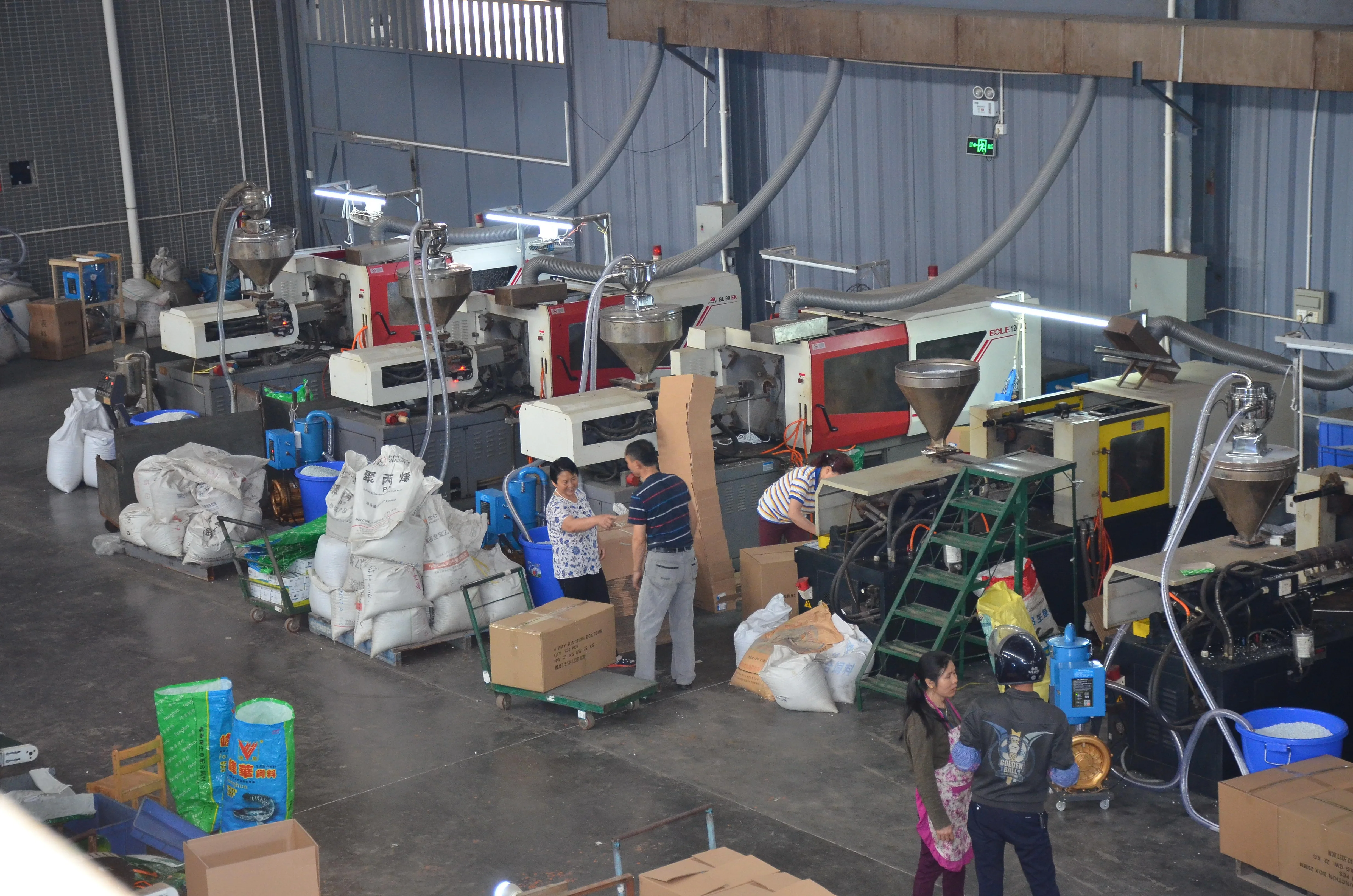  Фабрика Foshan LANGLI лидер продаж ПВХ электрическая распределительная коробка пластиковые
