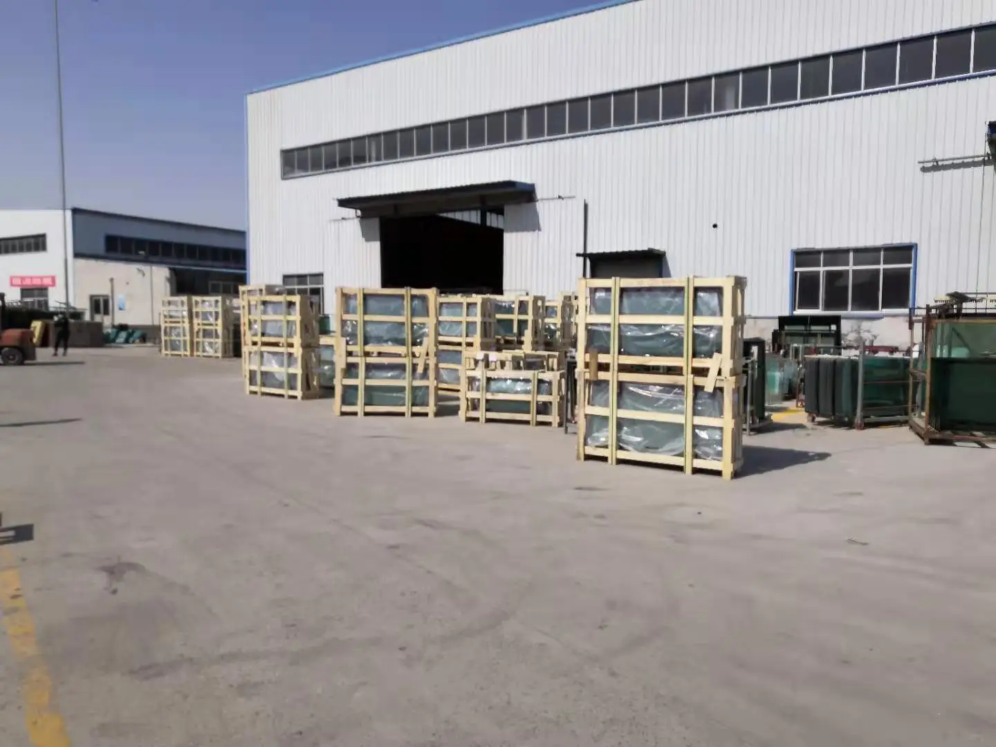 high quality  professional truck windscreen/windshield glass