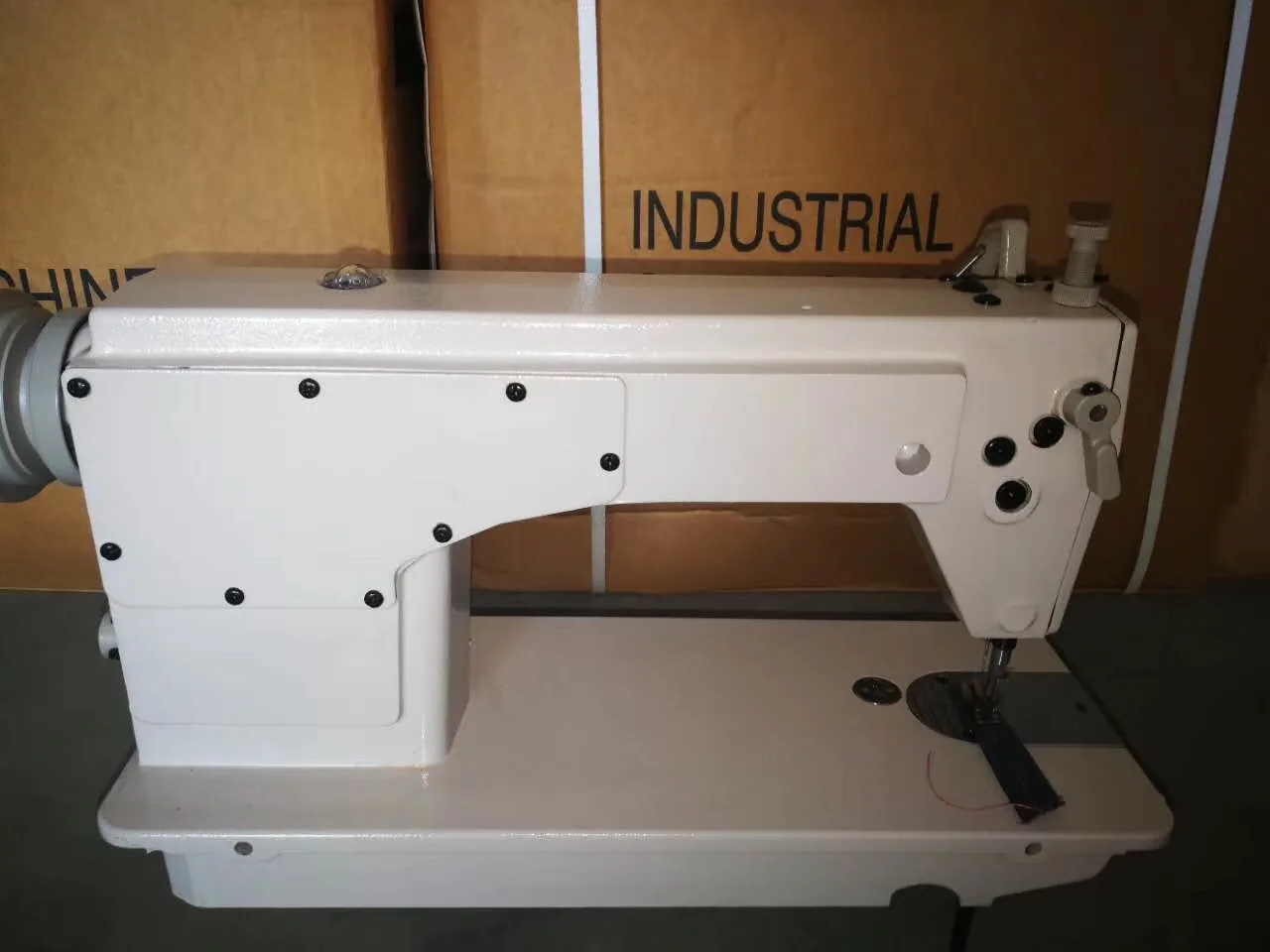 second-hand Jukis DDL-5550 LockStitch Industrial Sewing Machine with table