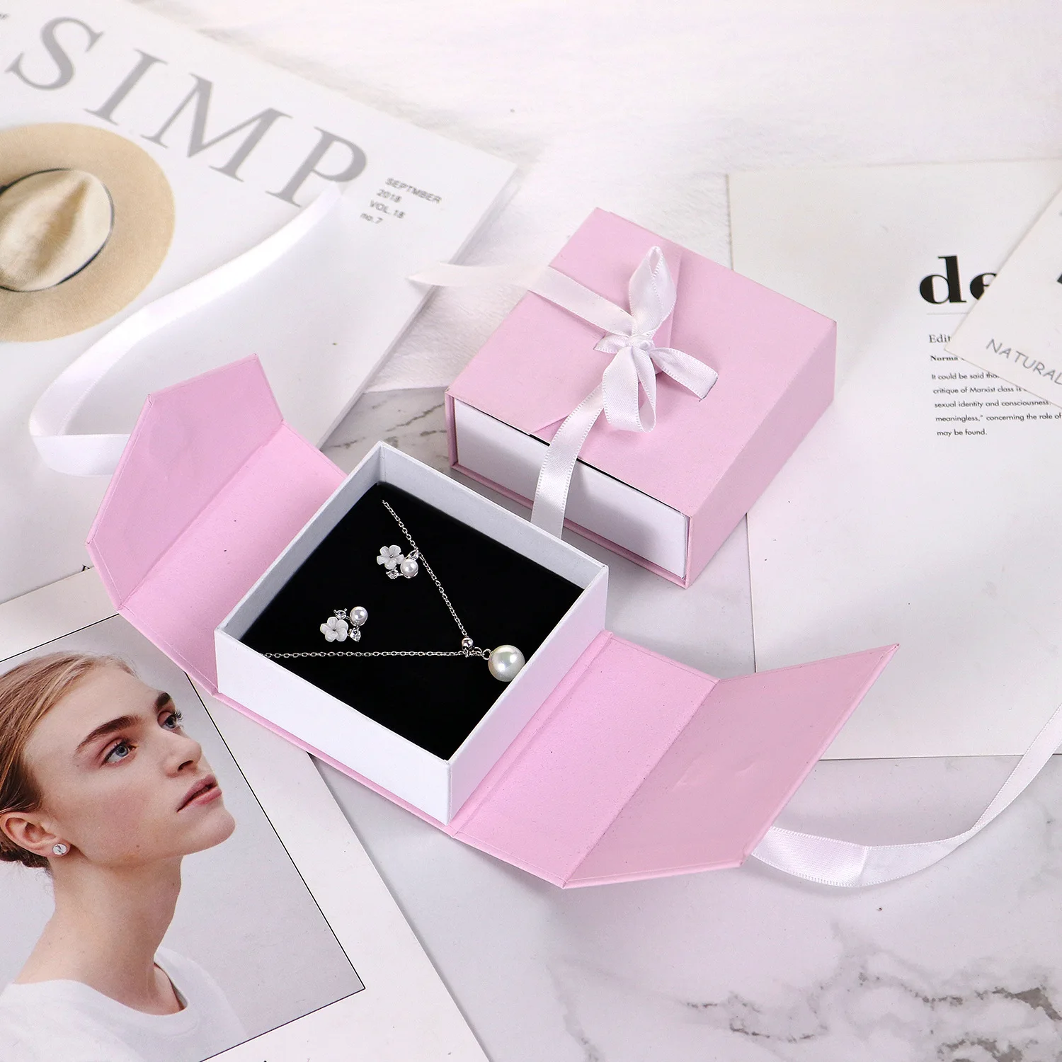 Magtoon Pink Paperboard Box Wholesale Logo Magnetic Closure Cardboard Jewelry Gift Packaging Box For Ring Stud Earrings Necklace