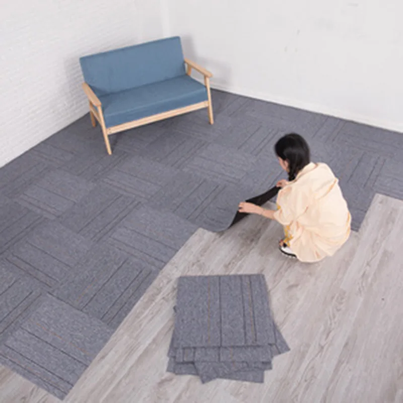 Заказной коммерческий полипропиленовый ковер и напольная плитка Офисная квадратная ковровая 50x50