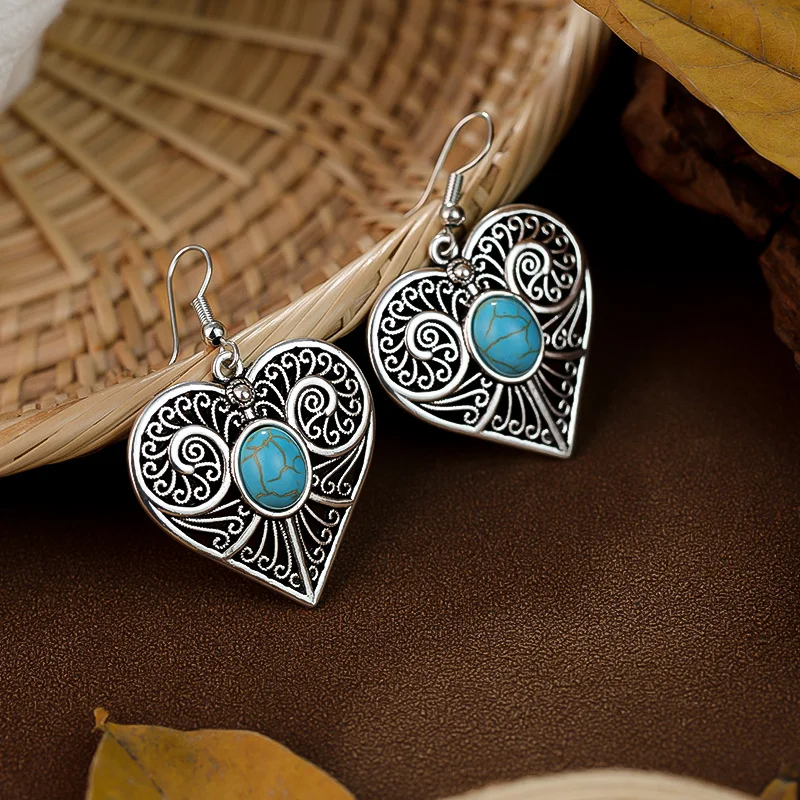 Wholesale Fashion Jewelry Elegant Solid 925 Sterling Silver Love Heart Turquoise Gem Earrings for Women Gift